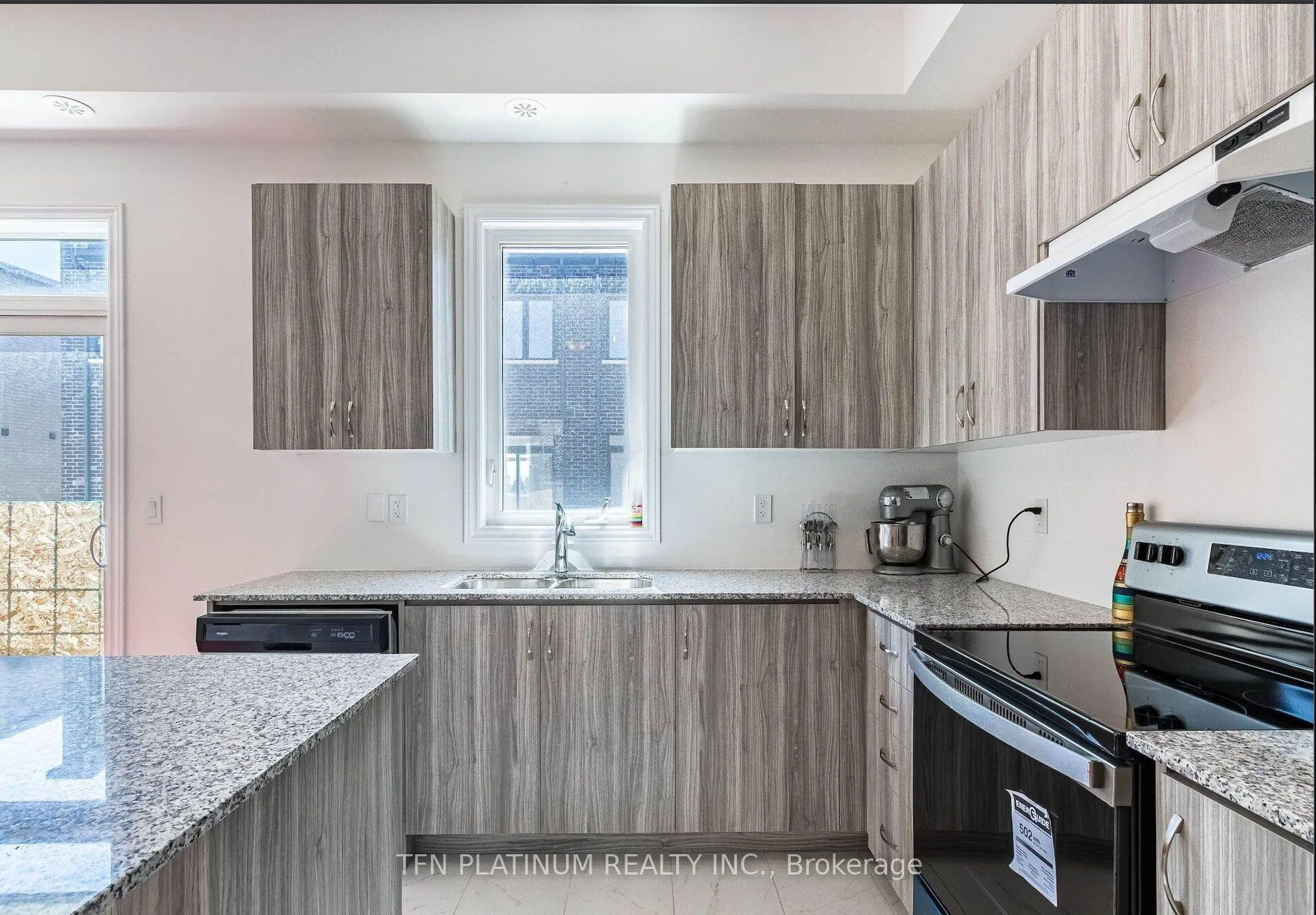 Photo 11 of 23 Quilico Road, Vaughan, Elder Mills — HOMEH