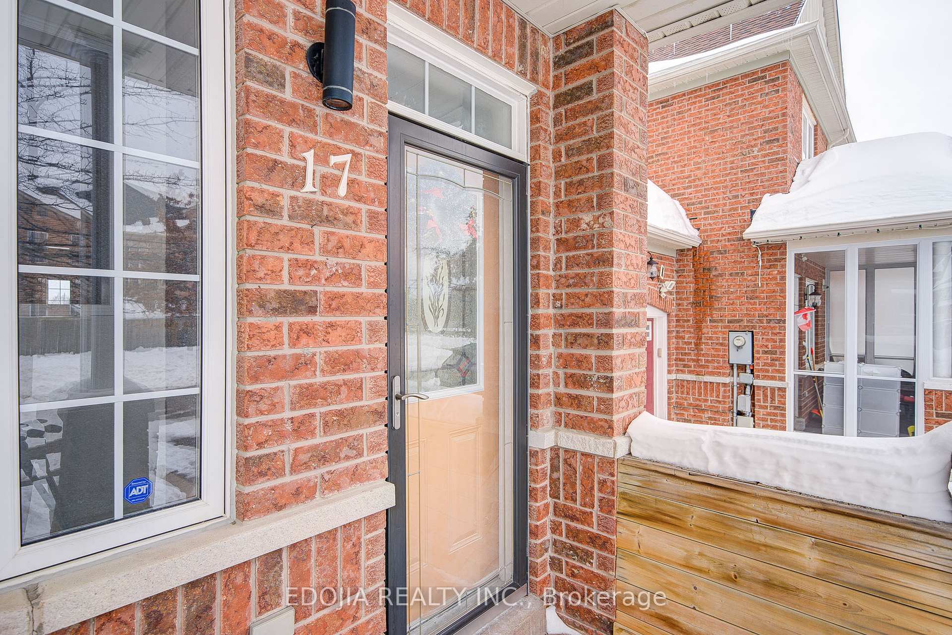 Photo 4 of 17 Barnwood Drive, Richmond Hill, Oak Ridges Lake Wilcox — HOMEH