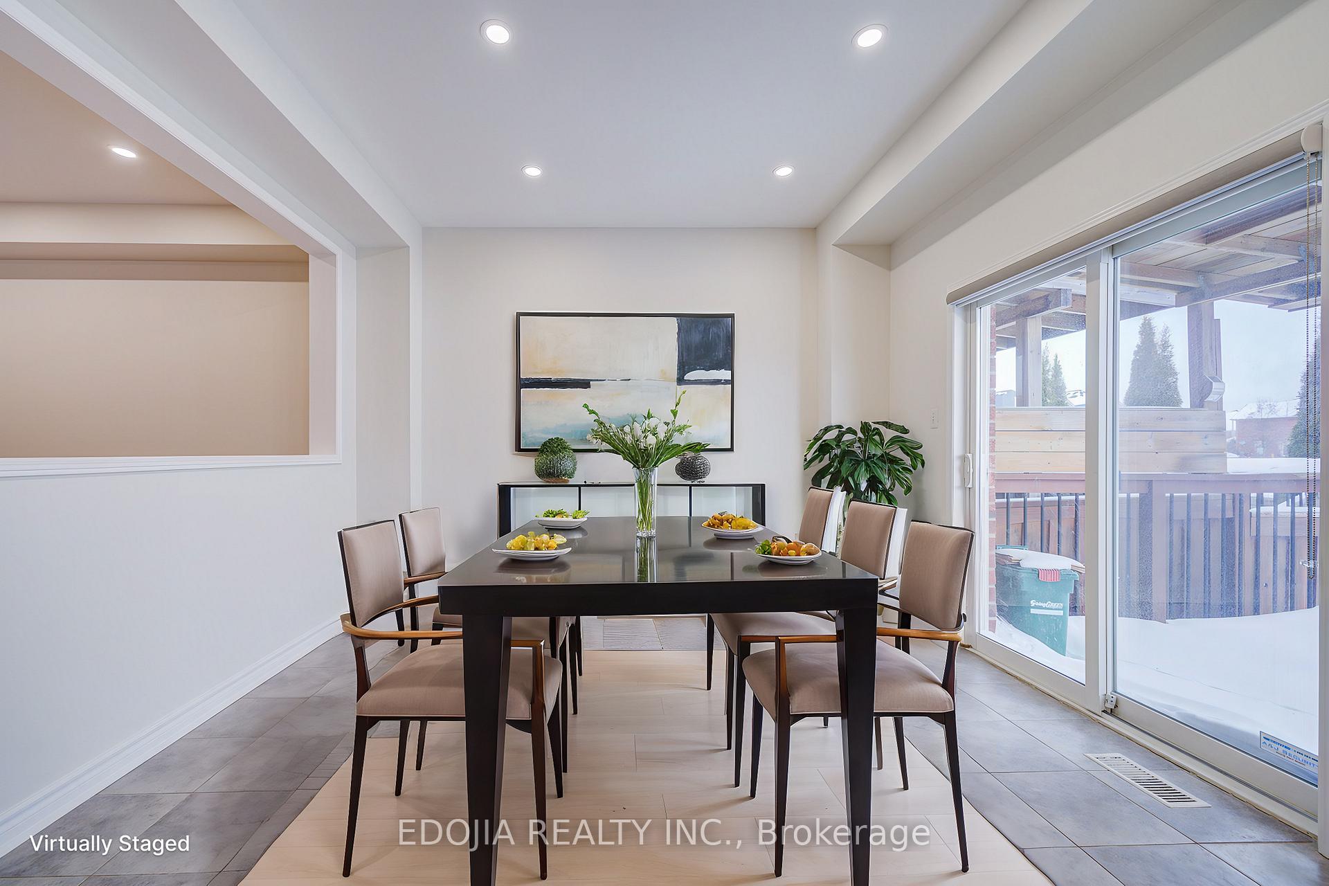 Photo 9 of 17 Barnwood Drive, Richmond Hill, Oak Ridges Lake Wilcox — HOMEH