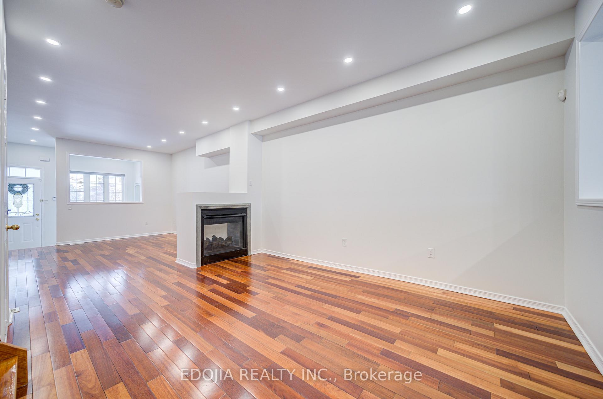 Photo 10 of 17 Barnwood Drive, Richmond Hill, Oak Ridges Lake Wilcox — HOMEH