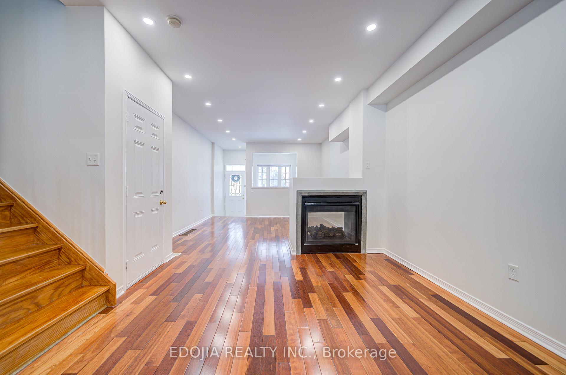Photo 12 of 17 Barnwood Drive, Richmond Hill, Oak Ridges Lake Wilcox — HOMEH