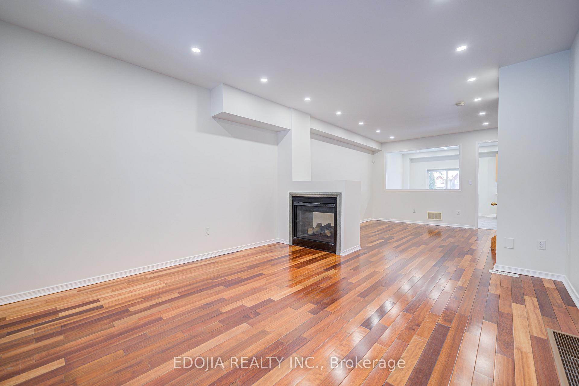 Photo 13 of 17 Barnwood Drive, Richmond Hill, Oak Ridges Lake Wilcox — HOMEH