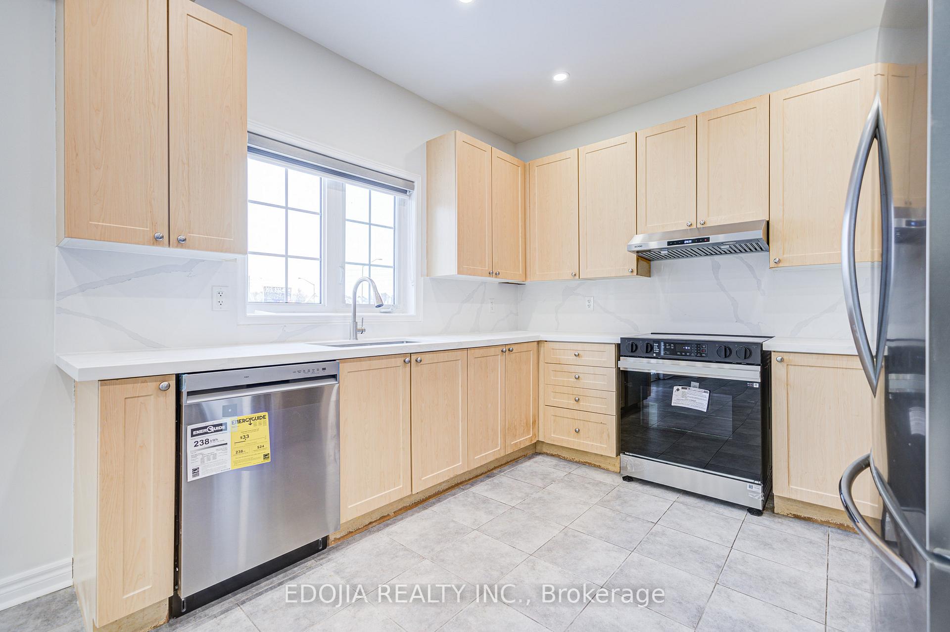 Photo 14 of 17 Barnwood Drive, Richmond Hill, Oak Ridges Lake Wilcox — HOMEH