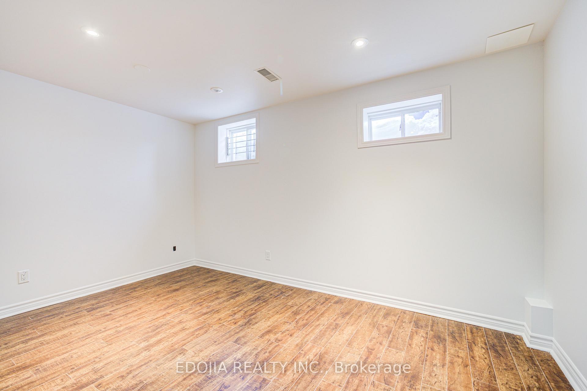 Photo 42 of 17 Barnwood Drive, Richmond Hill, Oak Ridges Lake Wilcox — HOMEH