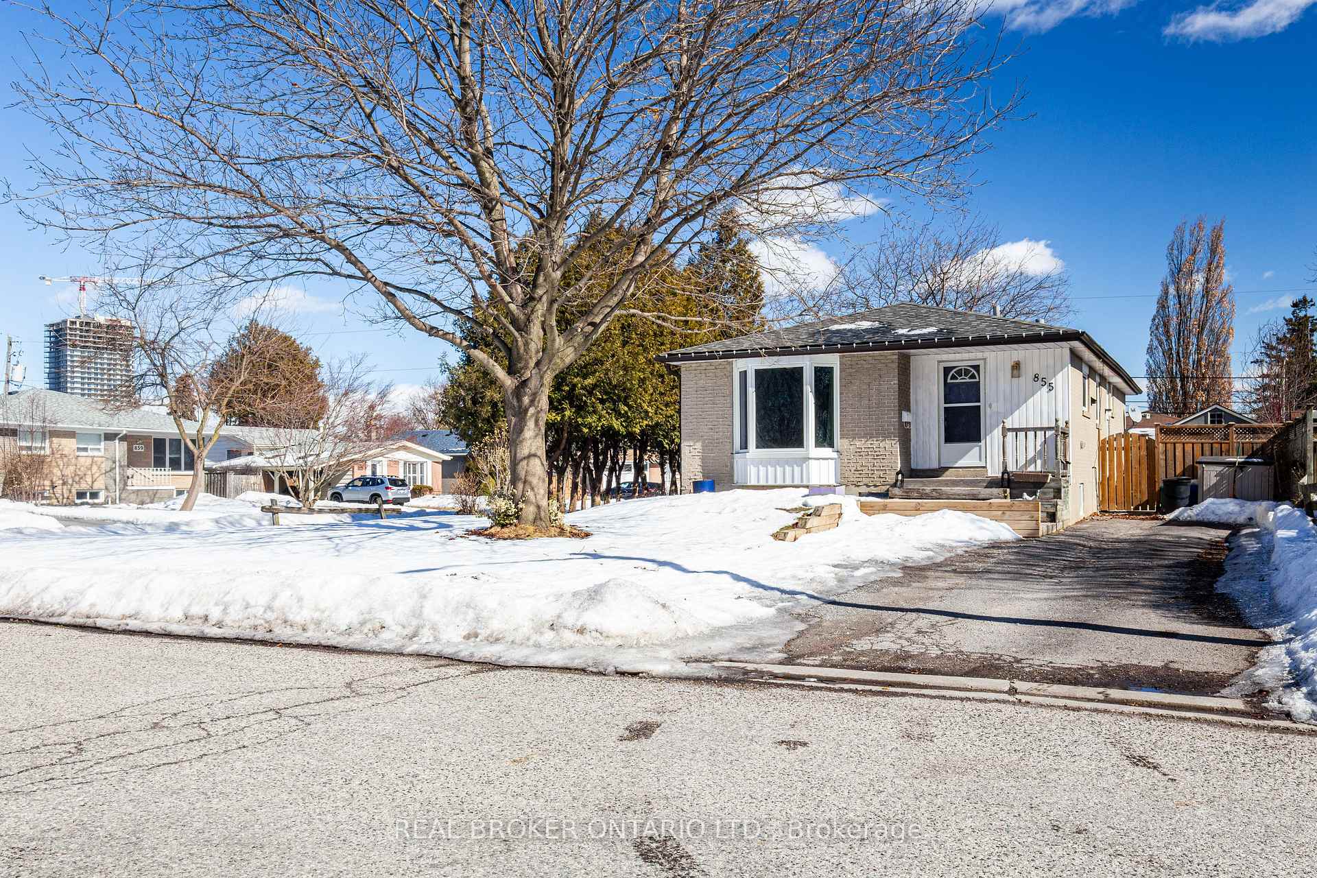 Front of 855 Miriam Road