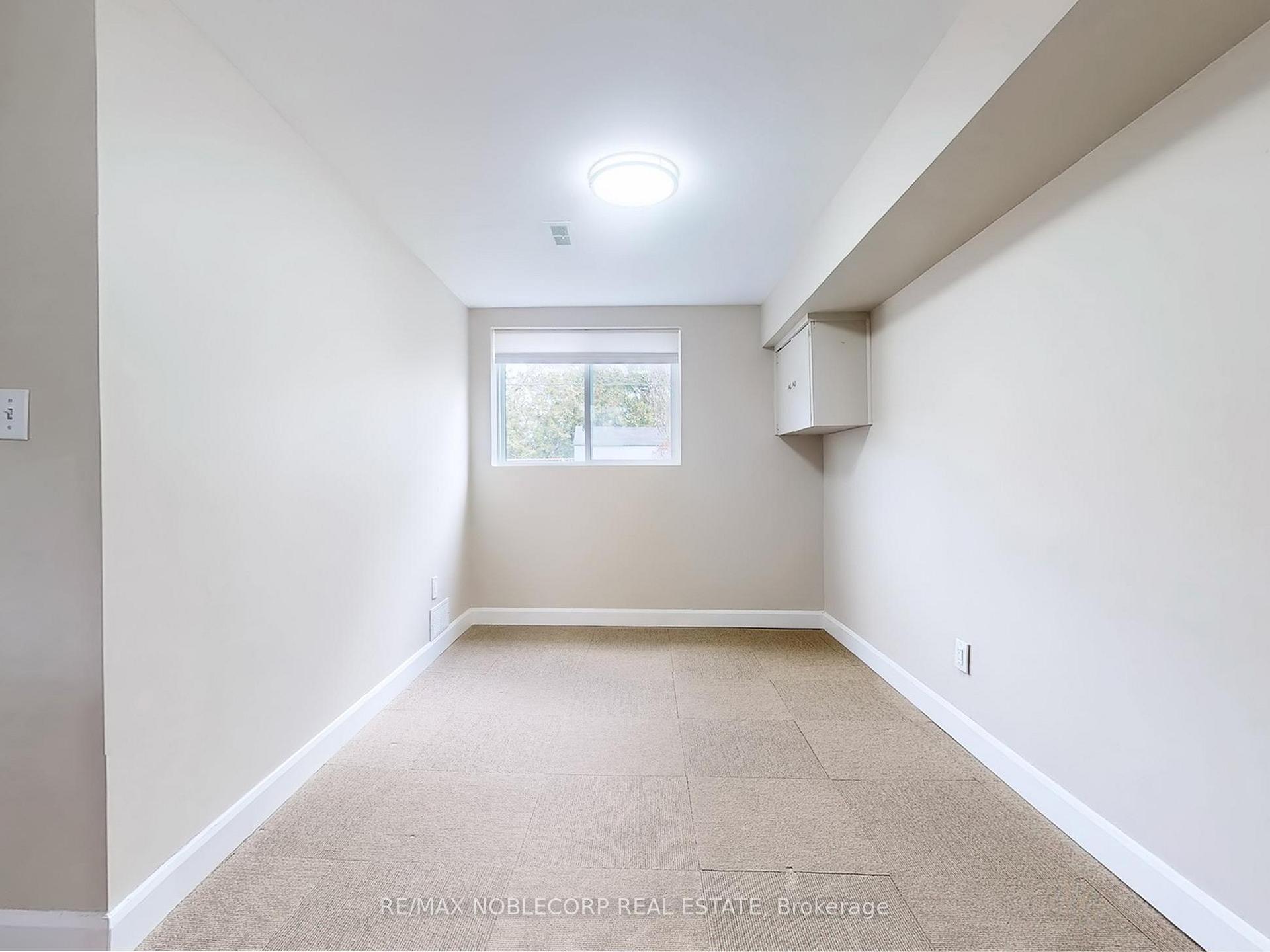 Photo 23 of 15 Foreht Crescent, Aurora, Aurora Heights — HOMEH