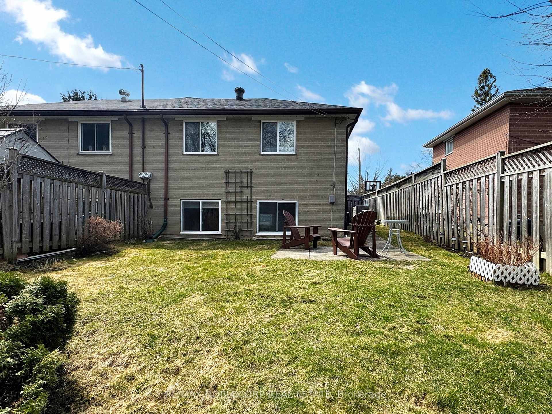 Photo 31 of 15 Foreht Crescent, Aurora, Aurora Heights — HOMEH