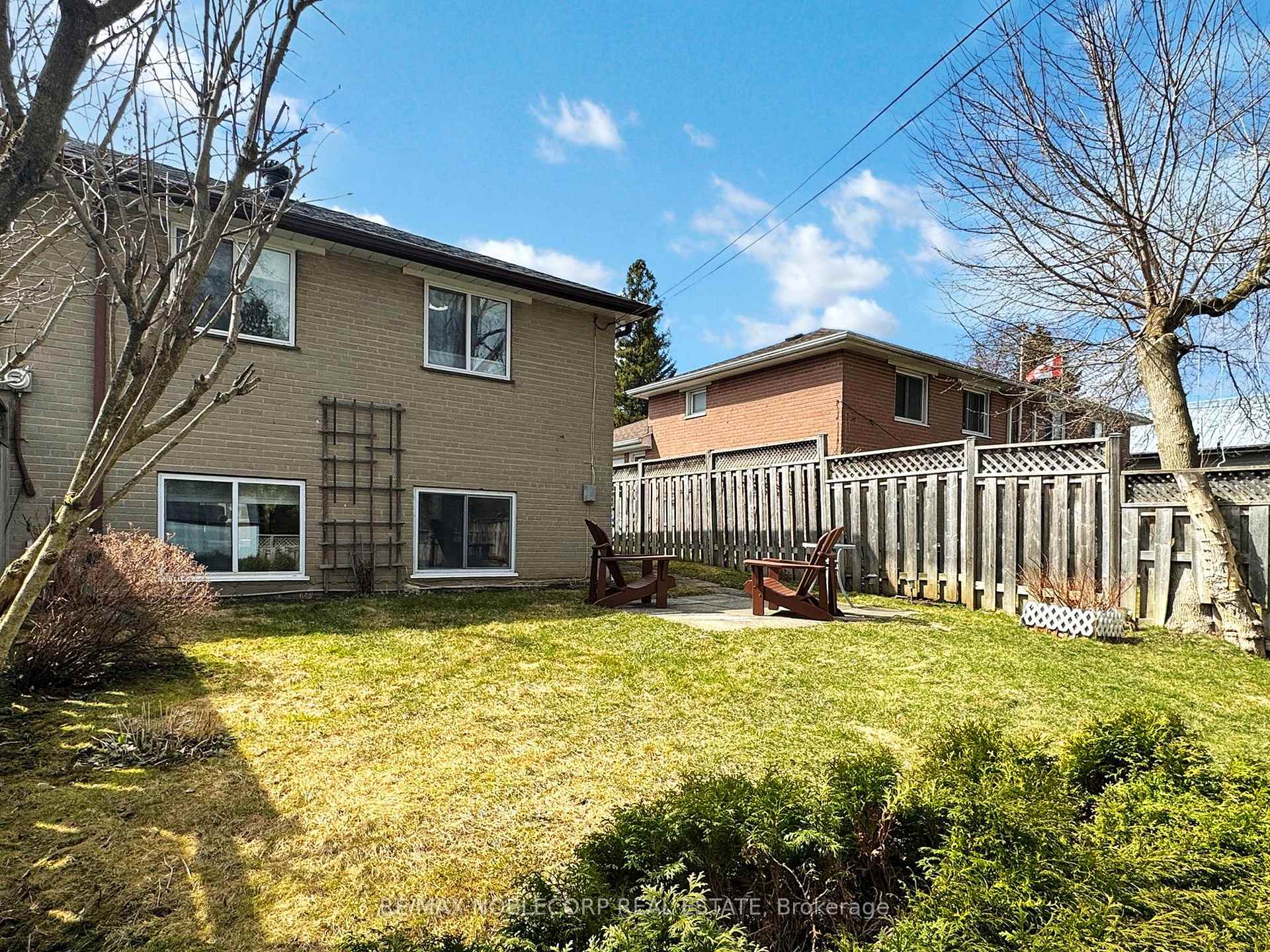 Photo 30 of 15 Foreht Crescent, Aurora, Aurora Heights — HOMEH