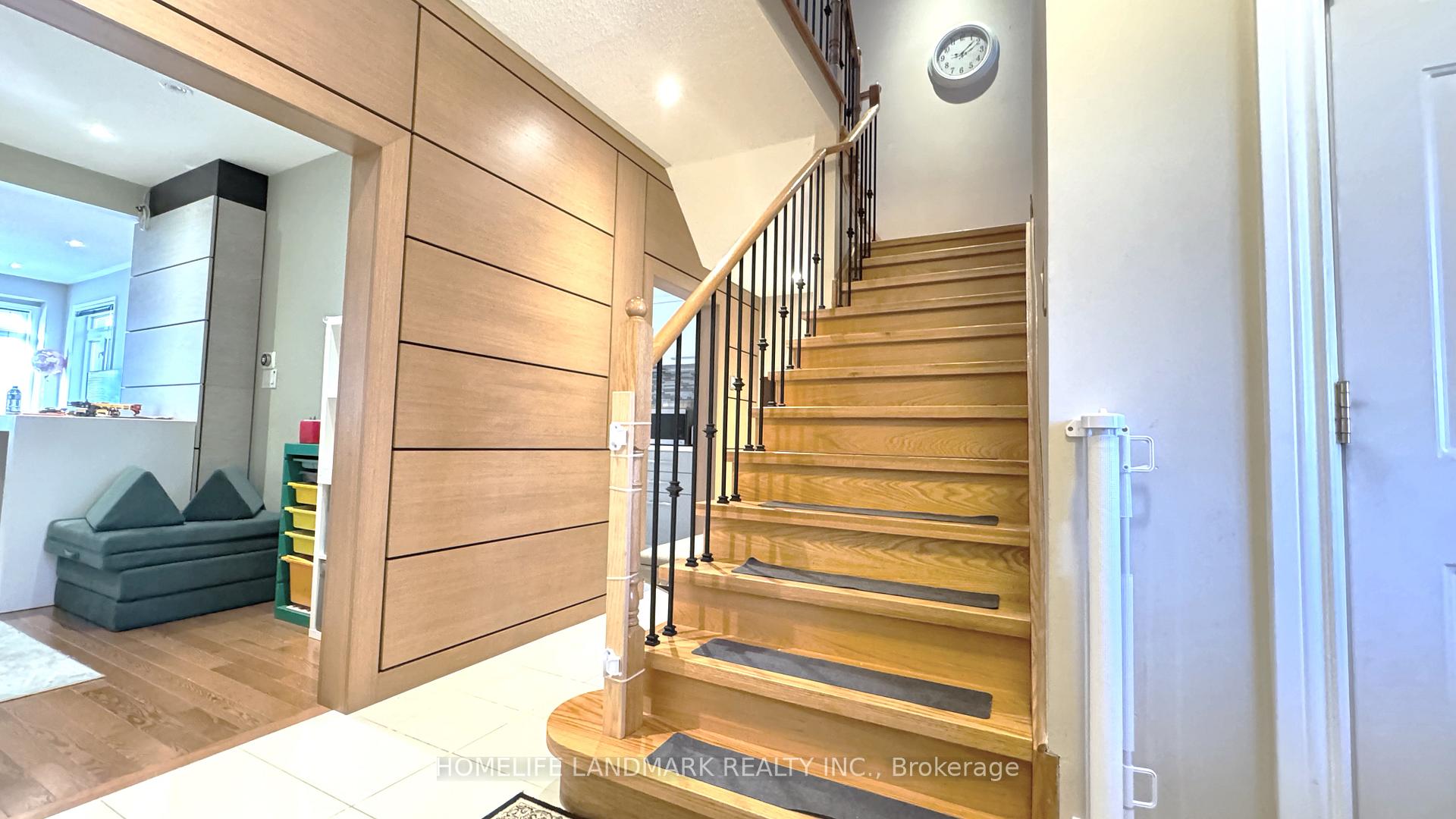 Photo 4 of 55 Venture Avenue, Richmond Hill, Rouge Woods — HOMEH