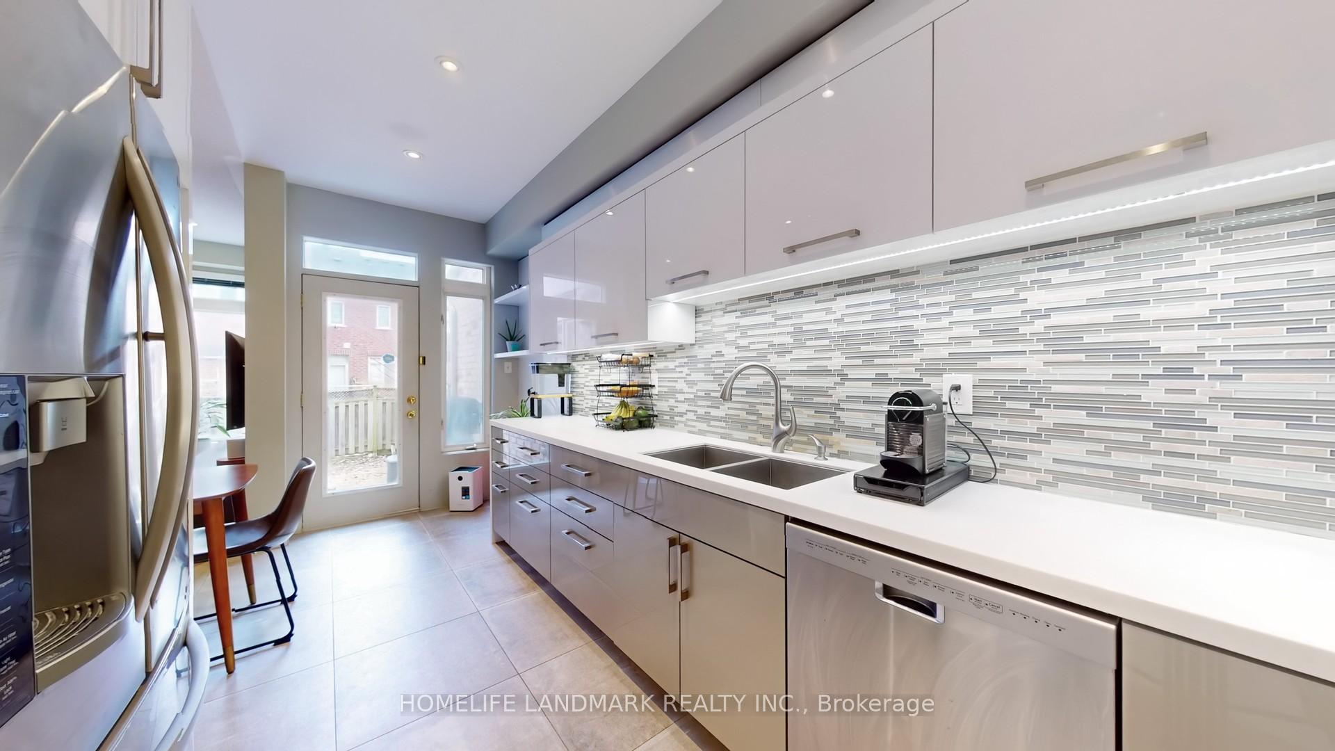 Photo 15 of 55 Venture Avenue, Richmond Hill, Rouge Woods — HOMEH