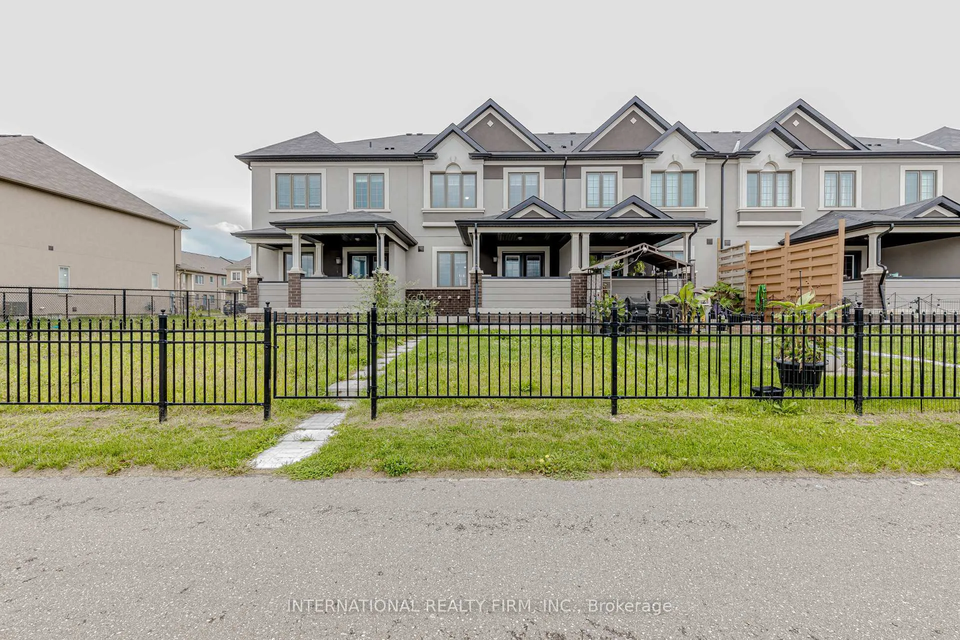 Photo 3 of 138 Flagg Avenue, Brant, Paris — HOMEH