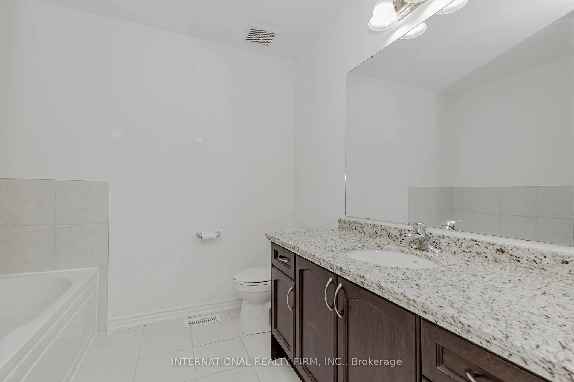 Photo 29 of 138 Flagg Avenue, Brant, Paris — HOMEH