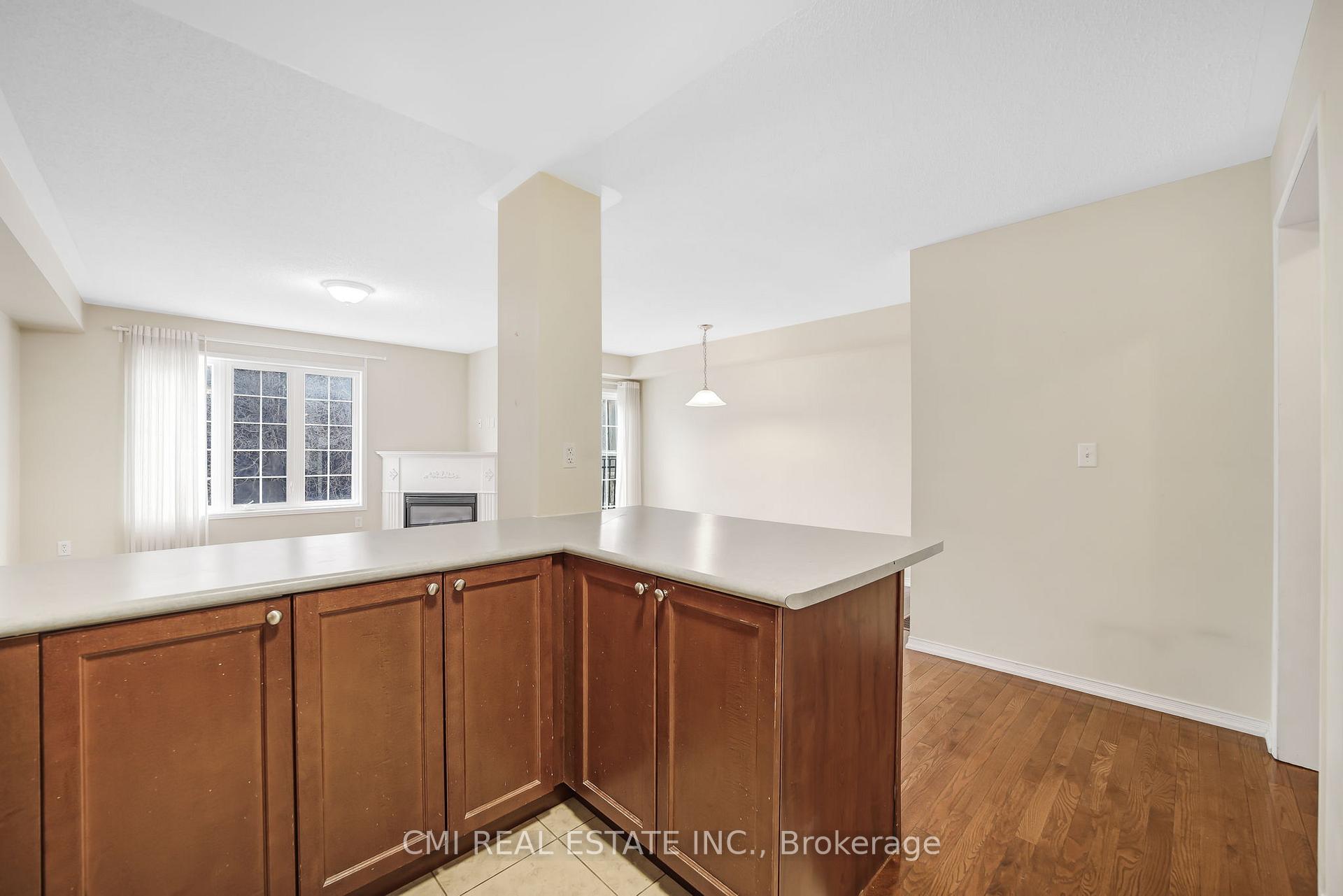 Photo 13 of 9 Tempo Way, Whitby, Brooklin — HOMEH