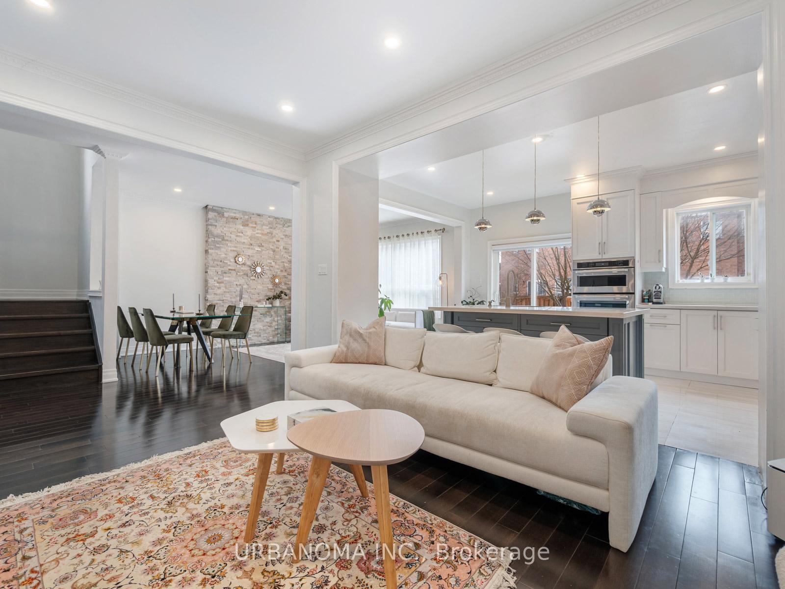 Photo 2 of 24 Palmette Drive, Richmond Hill, Oak Ridges Lake Wilcox — HOMEH