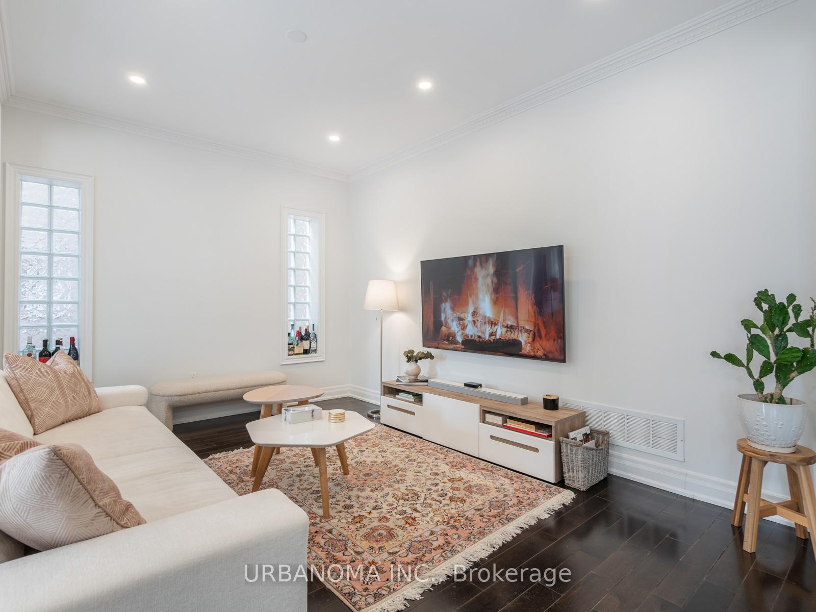 Photo 4 of 24 Palmette Drive, Richmond Hill, Oak Ridges Lake Wilcox — HOMEH