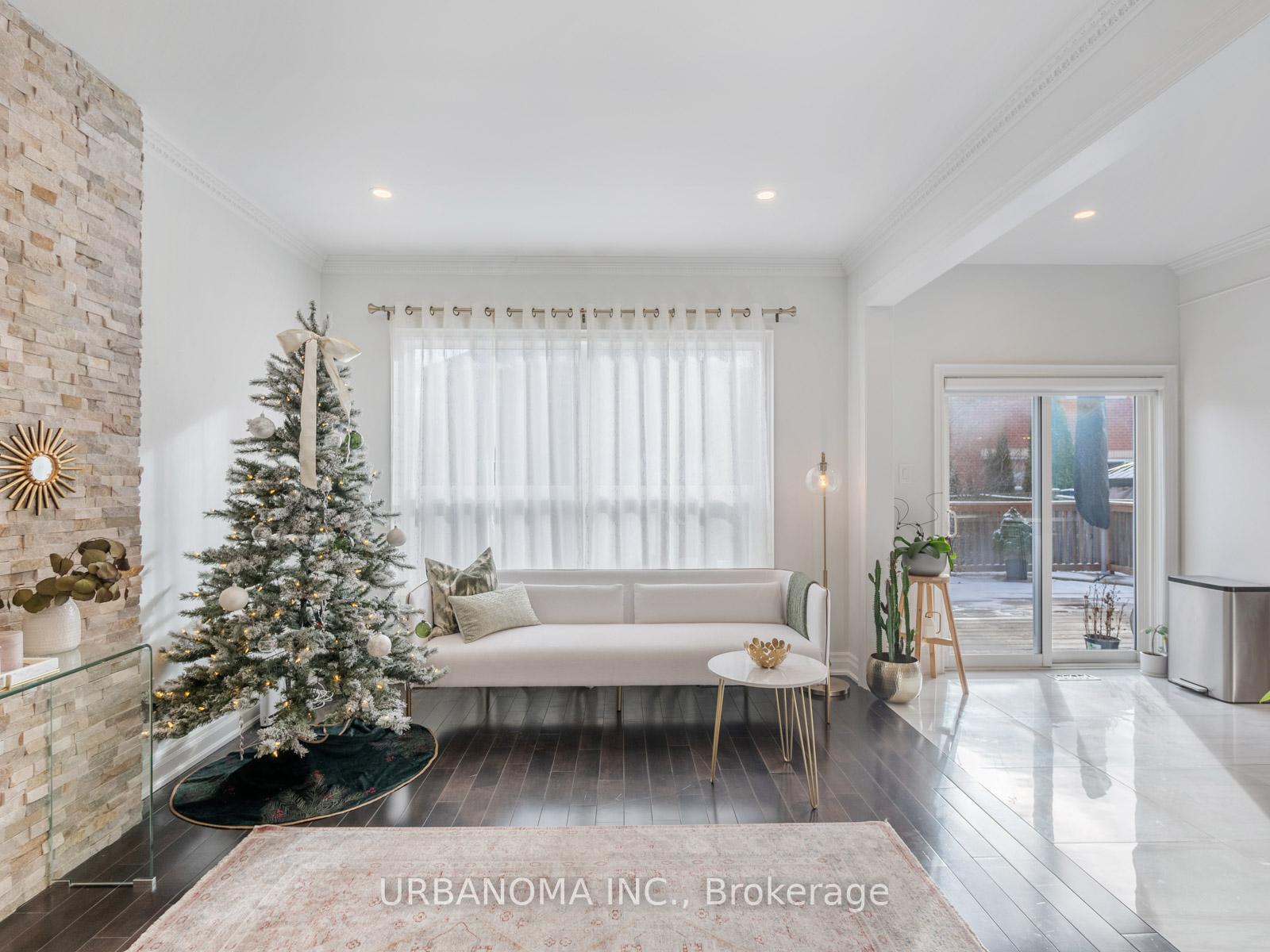 Photo 8 of 24 Palmette Drive, Richmond Hill, Oak Ridges Lake Wilcox — HOMEH