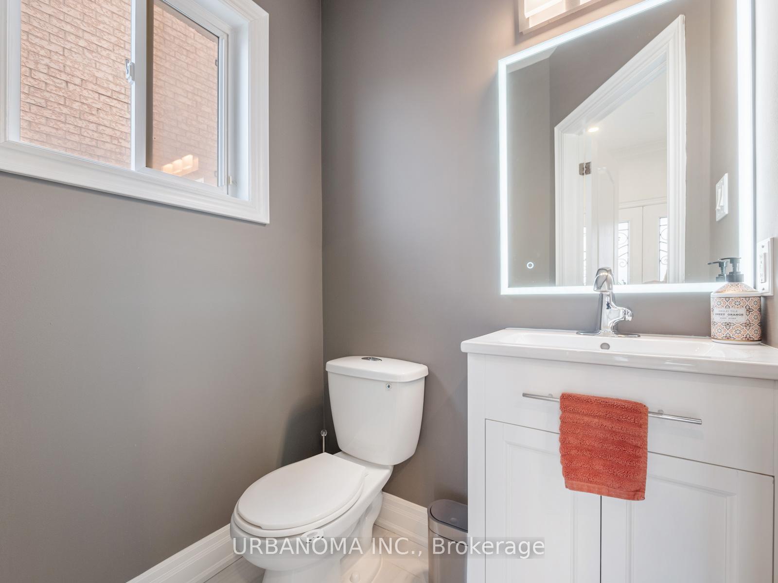 Photo 12 of 24 Palmette Drive, Richmond Hill, Oak Ridges Lake Wilcox — HOMEH