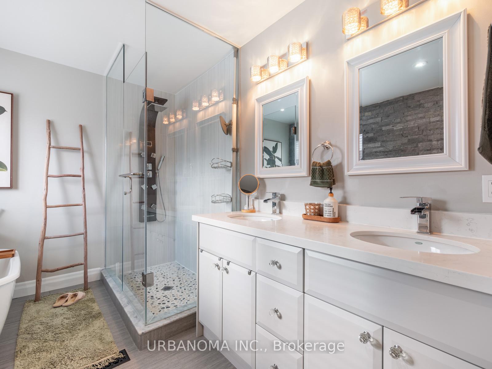 Photo 20 of 24 Palmette Drive, Richmond Hill, Oak Ridges Lake Wilcox — HOMEH