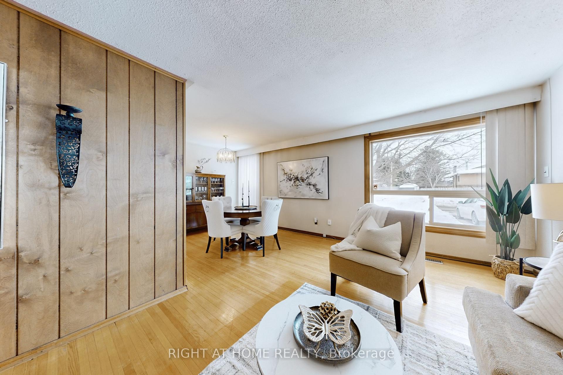 Photo 3 of 878 Reytan Boulevard, Pickering, Bay Ridges — HOMEH