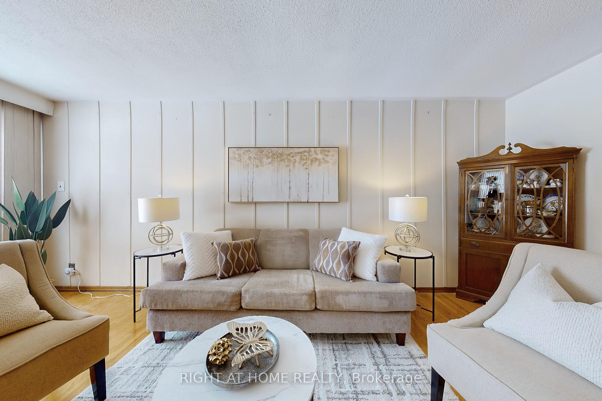 Photo 4 of 878 Reytan Boulevard, Pickering, Bay Ridges — HOMEH