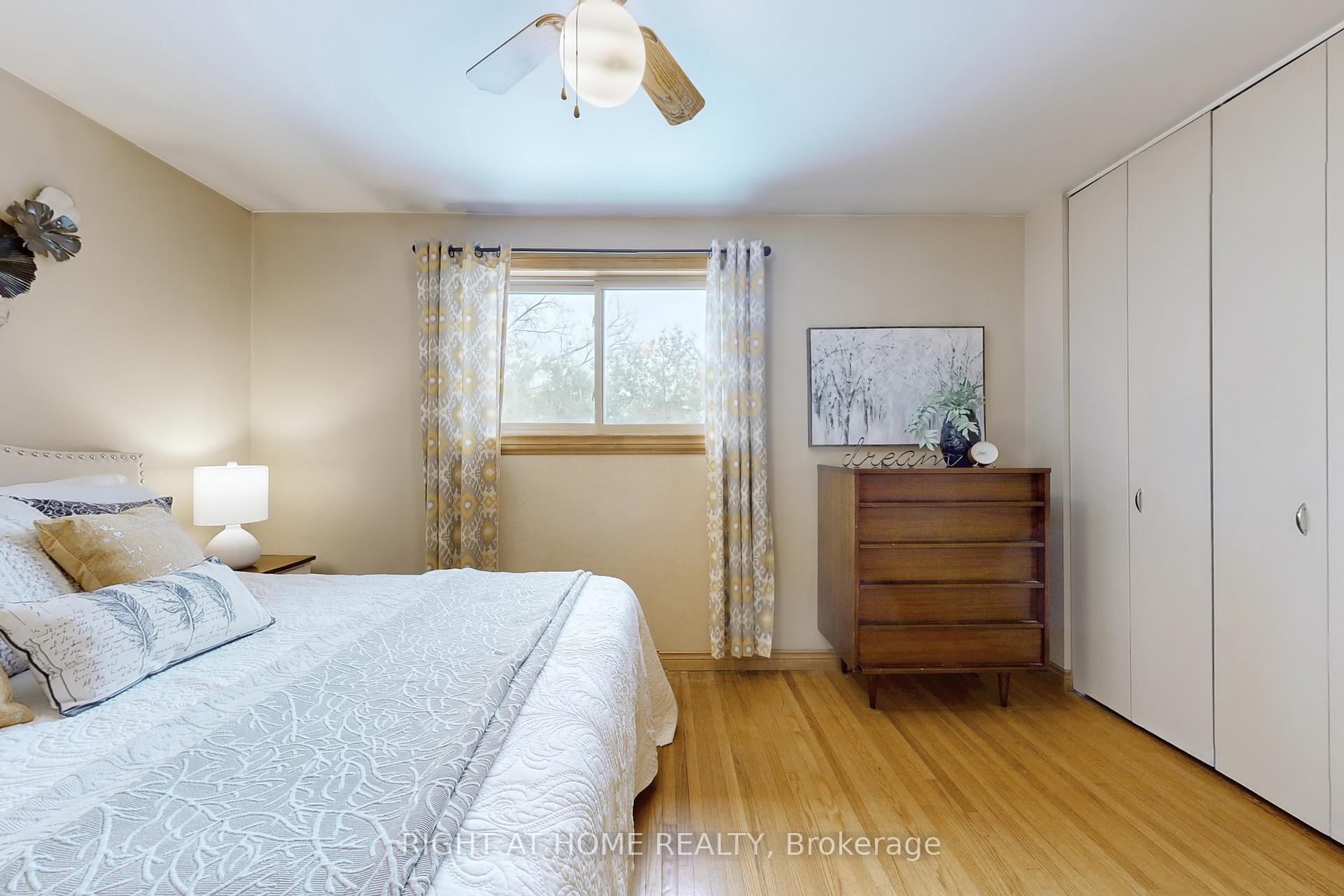 Photo 20 of 878 Reytan Boulevard, Pickering, Bay Ridges — HOMEH