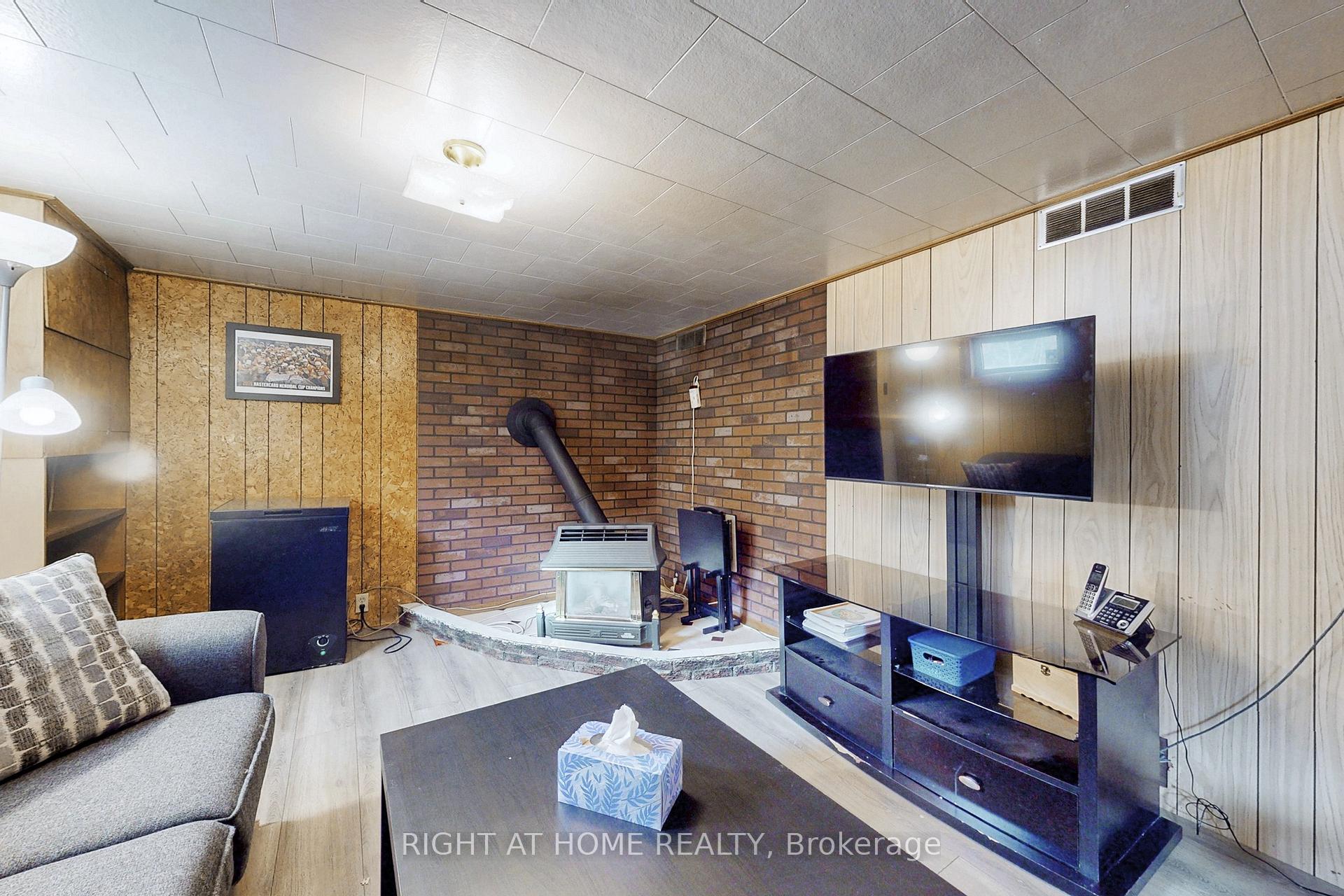Photo 34 of 878 Reytan Boulevard, Pickering, Bay Ridges — HOMEH