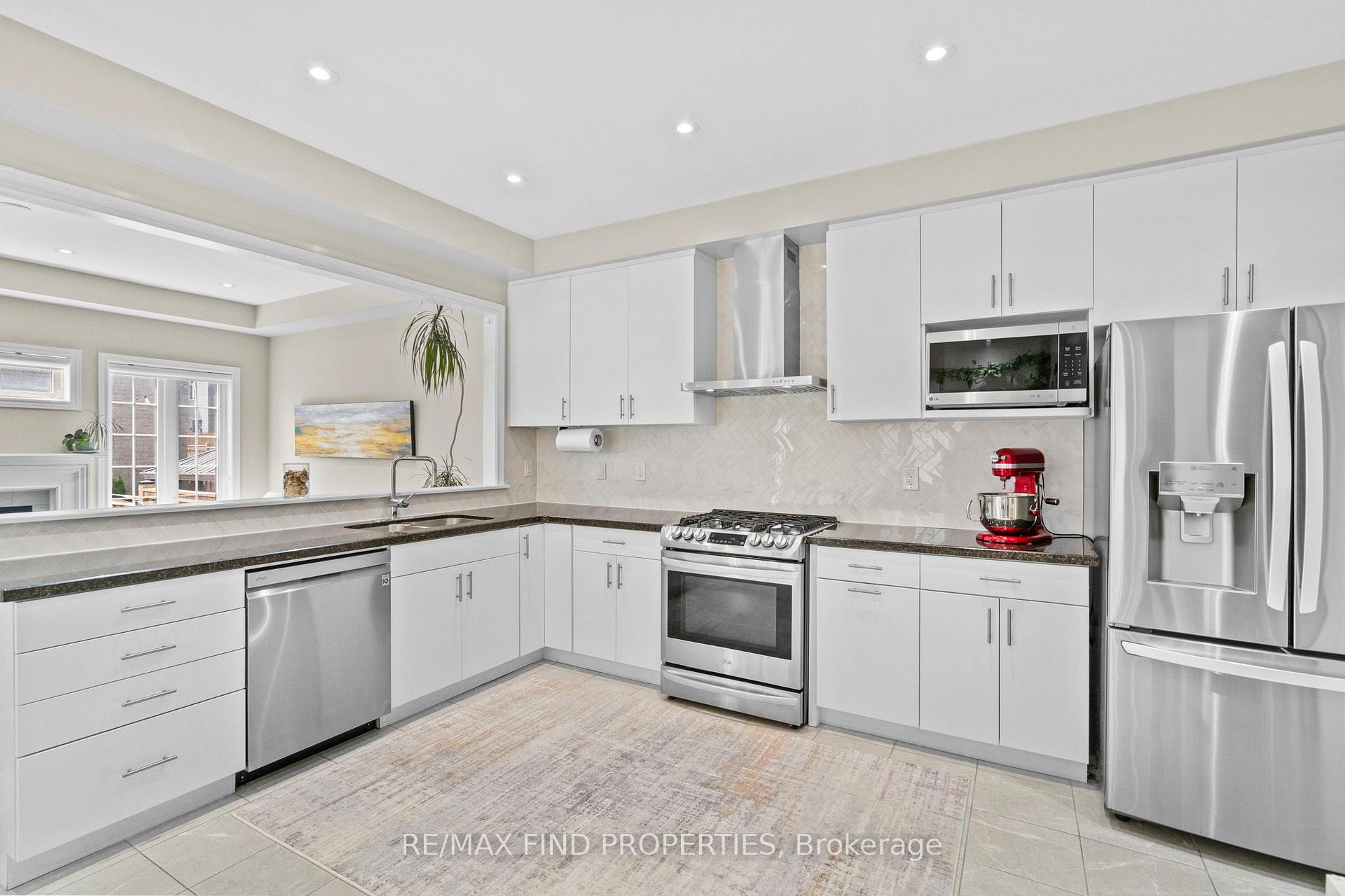 Photo 8 of 163 Whitefoot Crescent, Ajax, South East — HOMEH