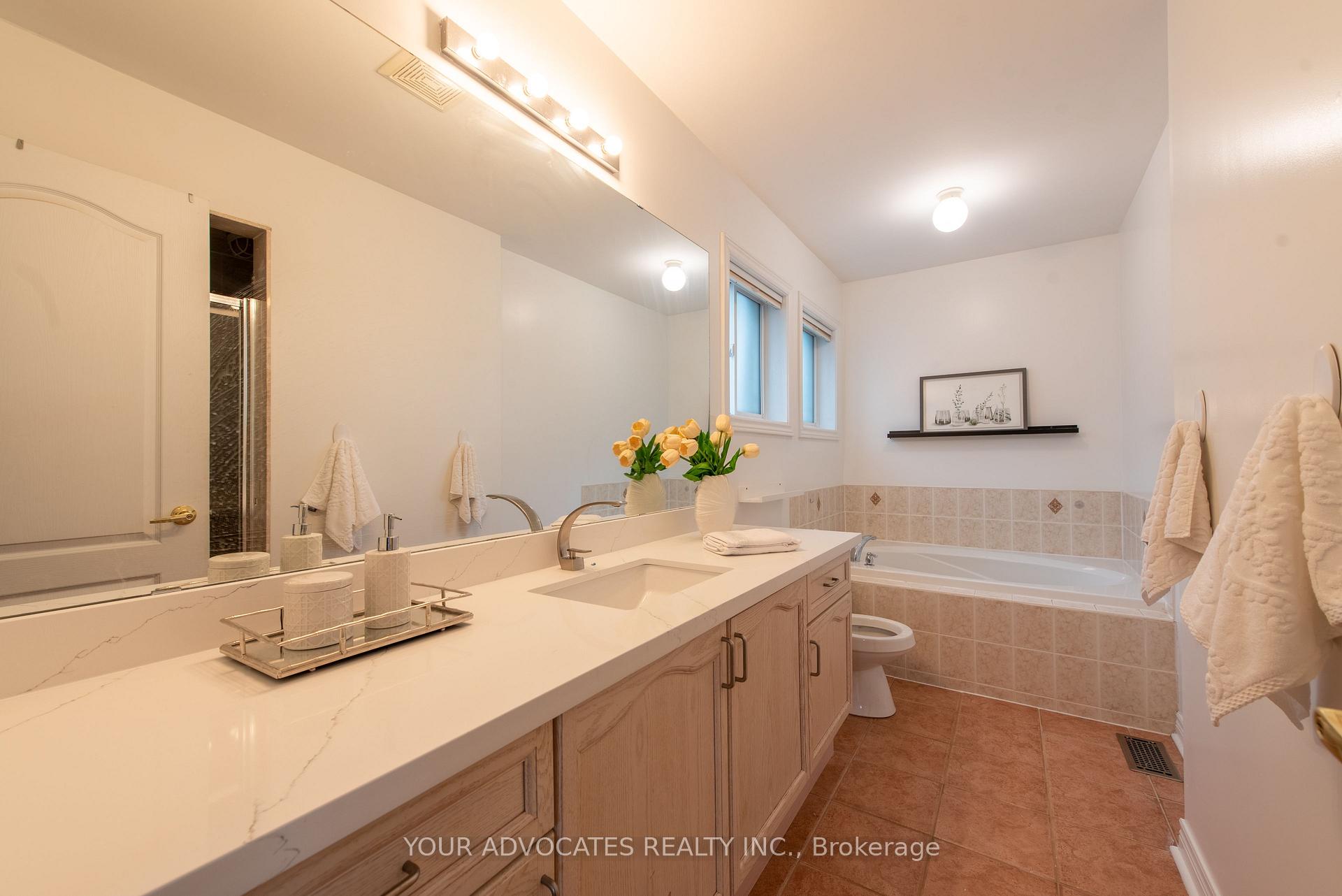 Photo 12 of 68 Kenilworth Crescent, Whitby, Brooklin — HOMEH