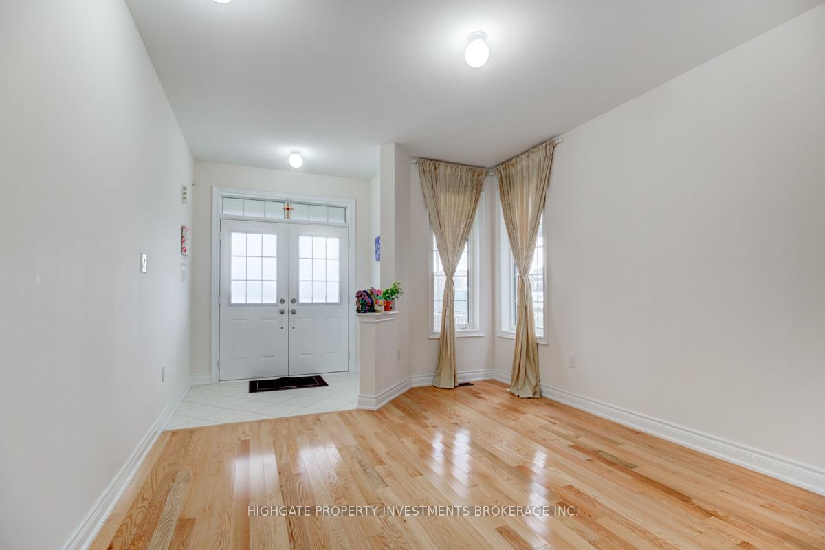 Photo 2 of 18 Andreeta Drive, Vaughan, Kleinburg — HOMEH