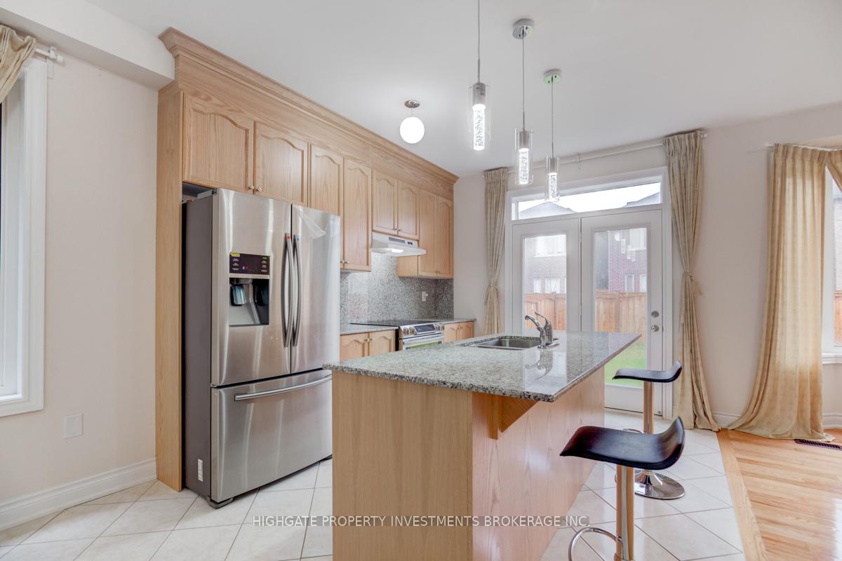 Photo 4 of 18 Andreeta Drive, Vaughan, Kleinburg — HOMEH