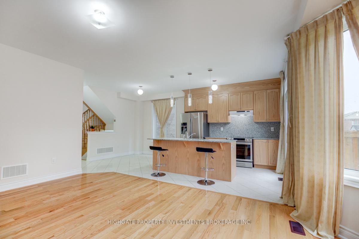 Photo 8 of 18 Andreeta Drive, Vaughan, Kleinburg — HOMEH