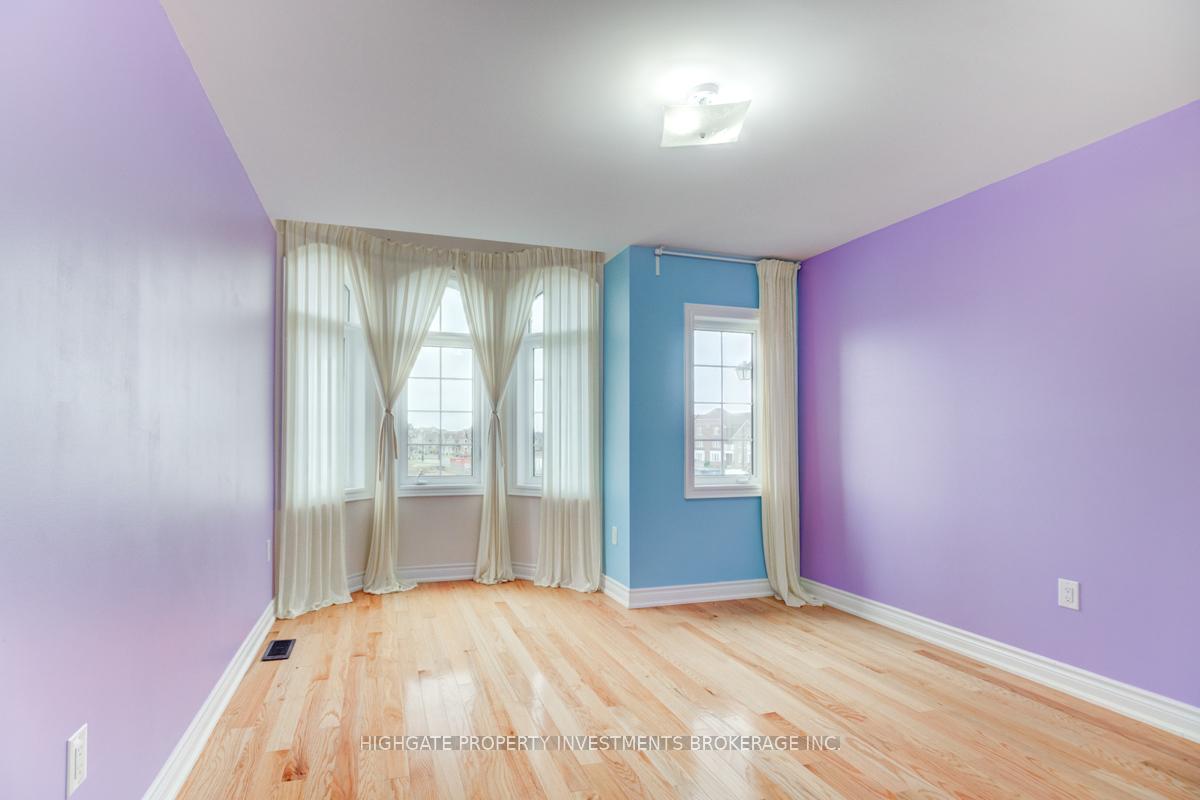 Photo 16 of 18 Andreeta Drive, Vaughan, Kleinburg — HOMEH