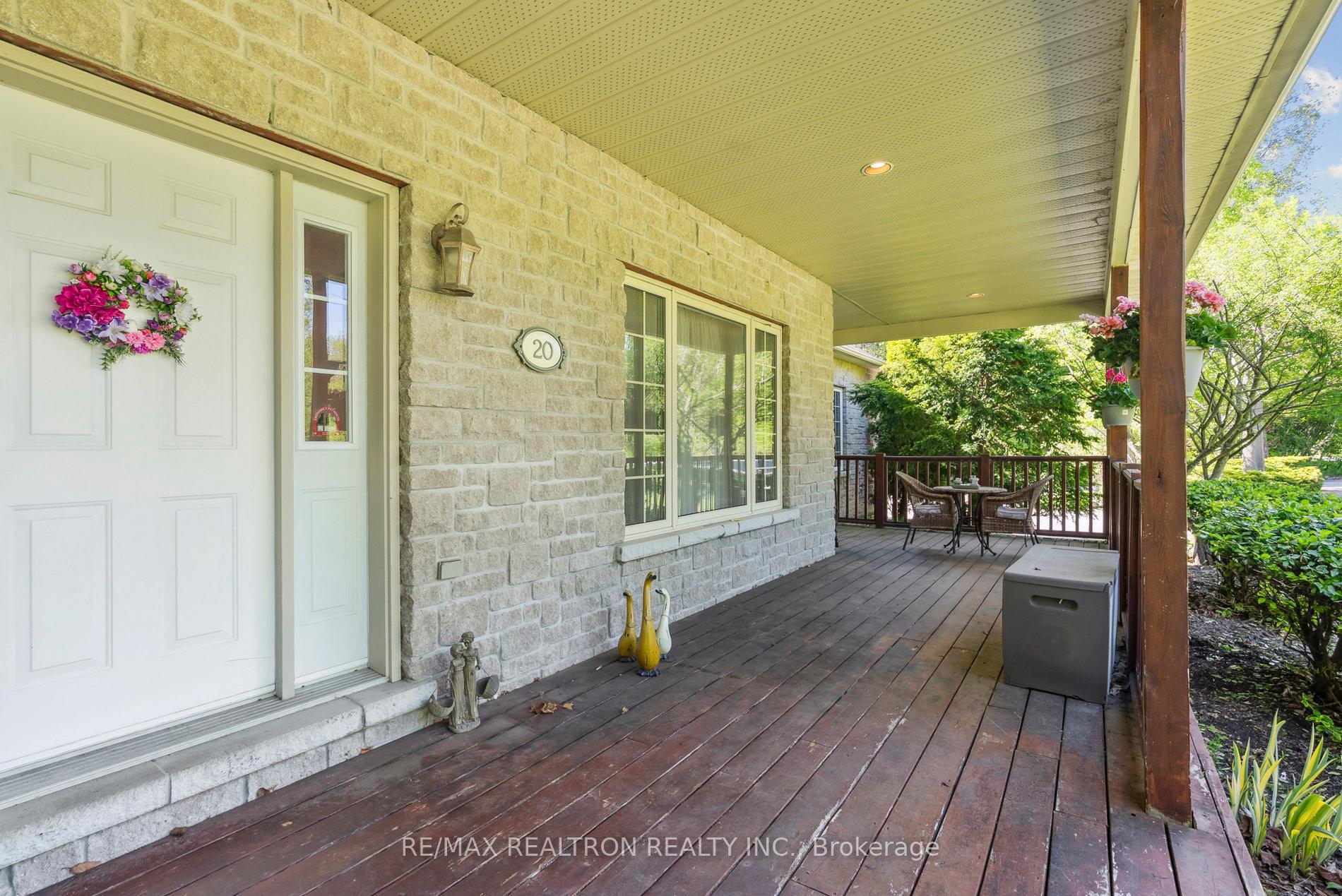 Photo 3 of 20 Grouse Court, Whitby, Rural Whitby — HOMEH