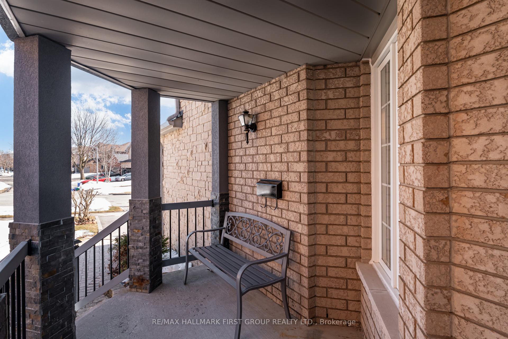 Photo 3 of 1718 Autumn Crescent, Pickering, Amberlea — HOMEH