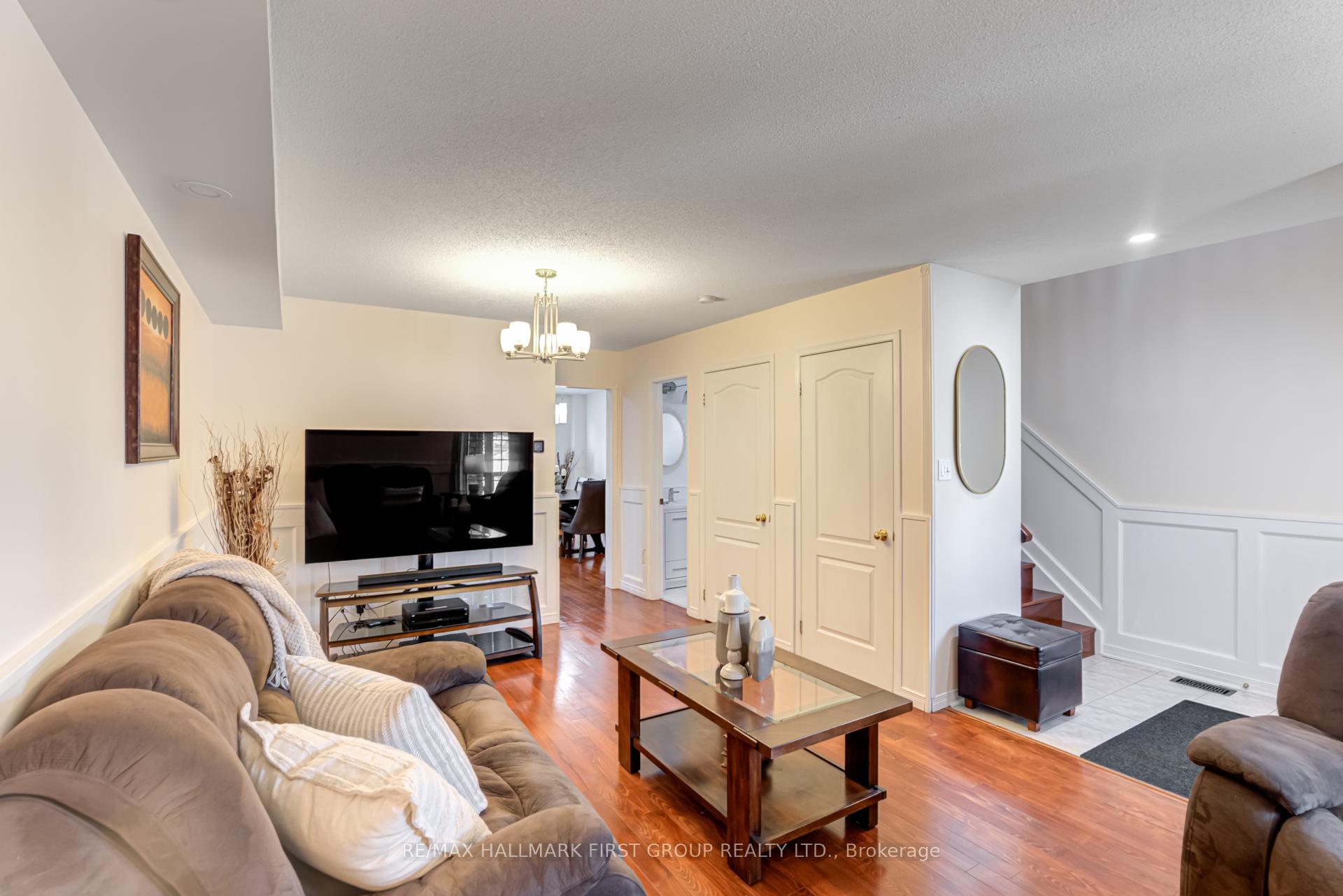 Photo 5 of 1718 Autumn Crescent, Pickering, Amberlea — HOMEH