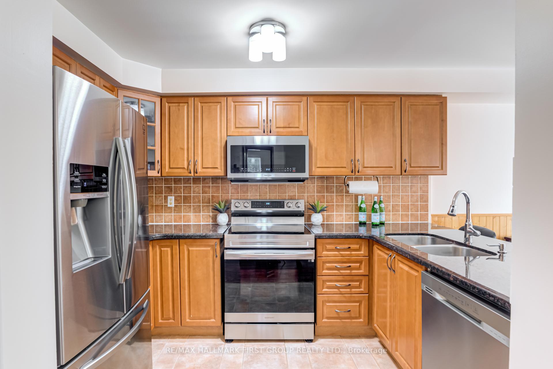 Photo 11 of 1718 Autumn Crescent, Pickering, Amberlea — HOMEH