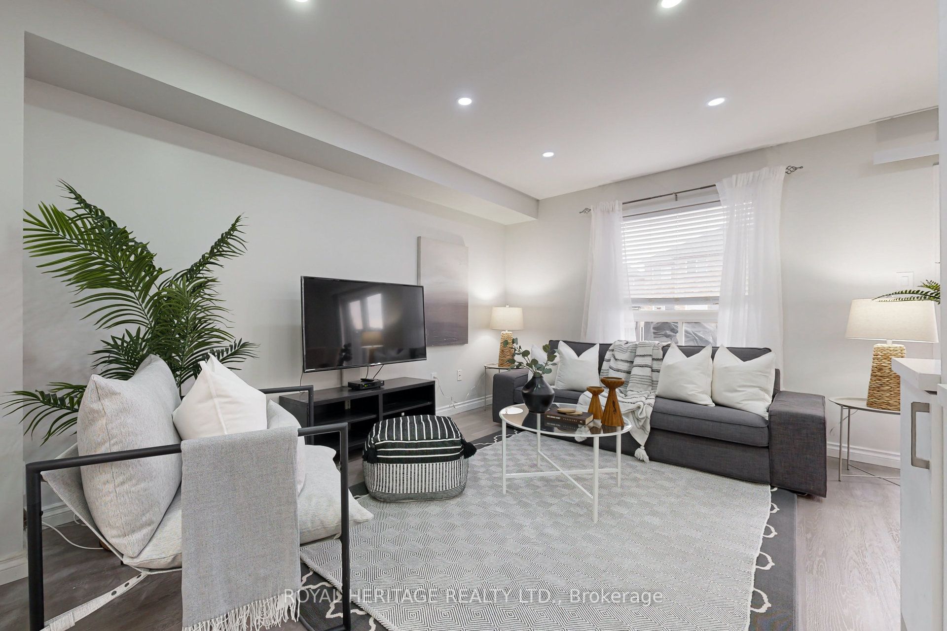 Photo 20 of 83 Presley Crescent, Whitby, Williamsburg — HOMEH