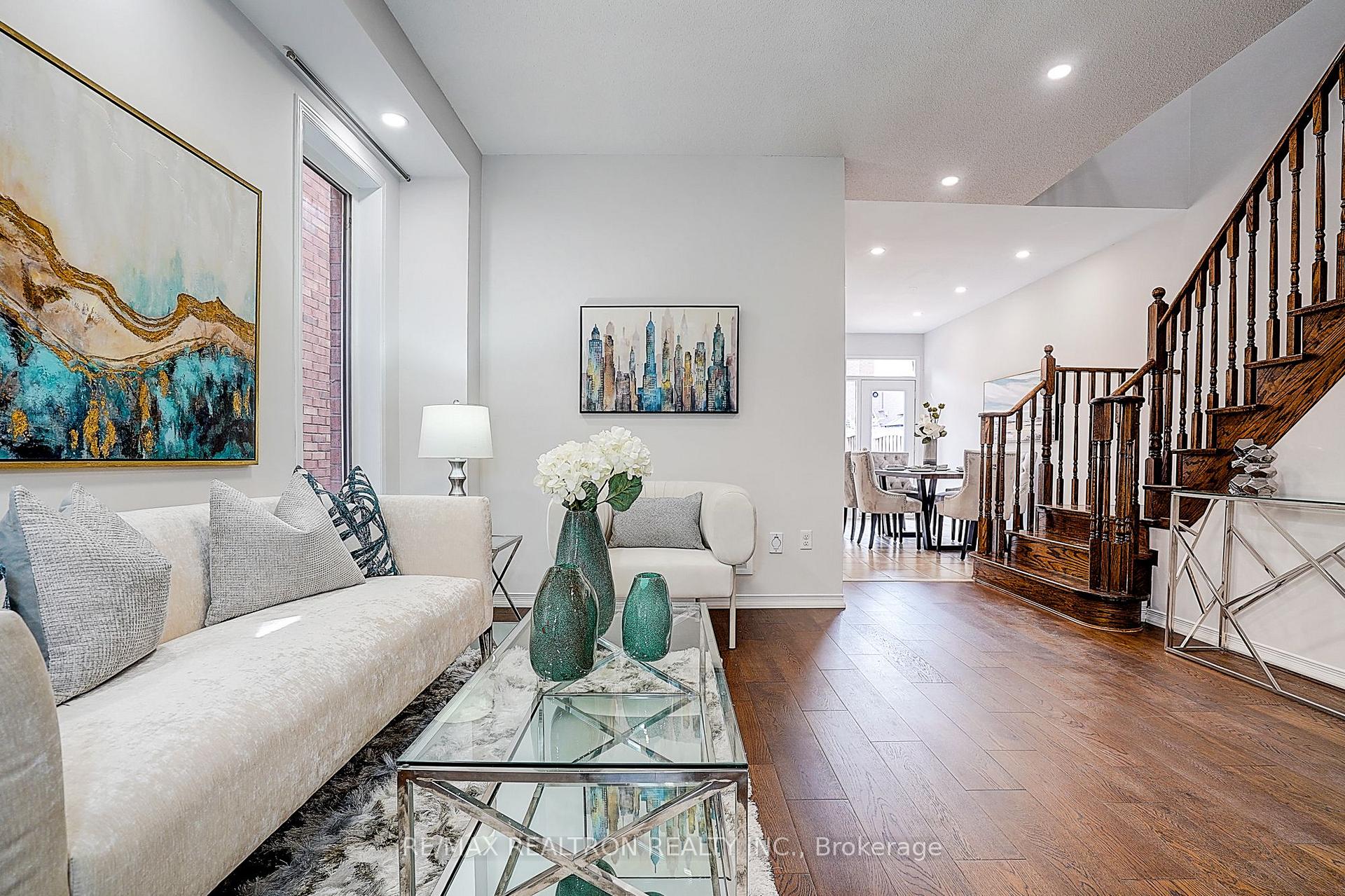 Photo 6 of 30 Big Hill Crescent, Vaughan, Patterson — HOMEH