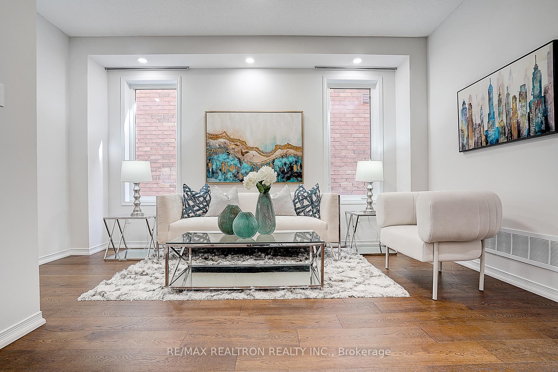 Photo 8 of 30 Big Hill Crescent, Vaughan, Patterson — HOMEH