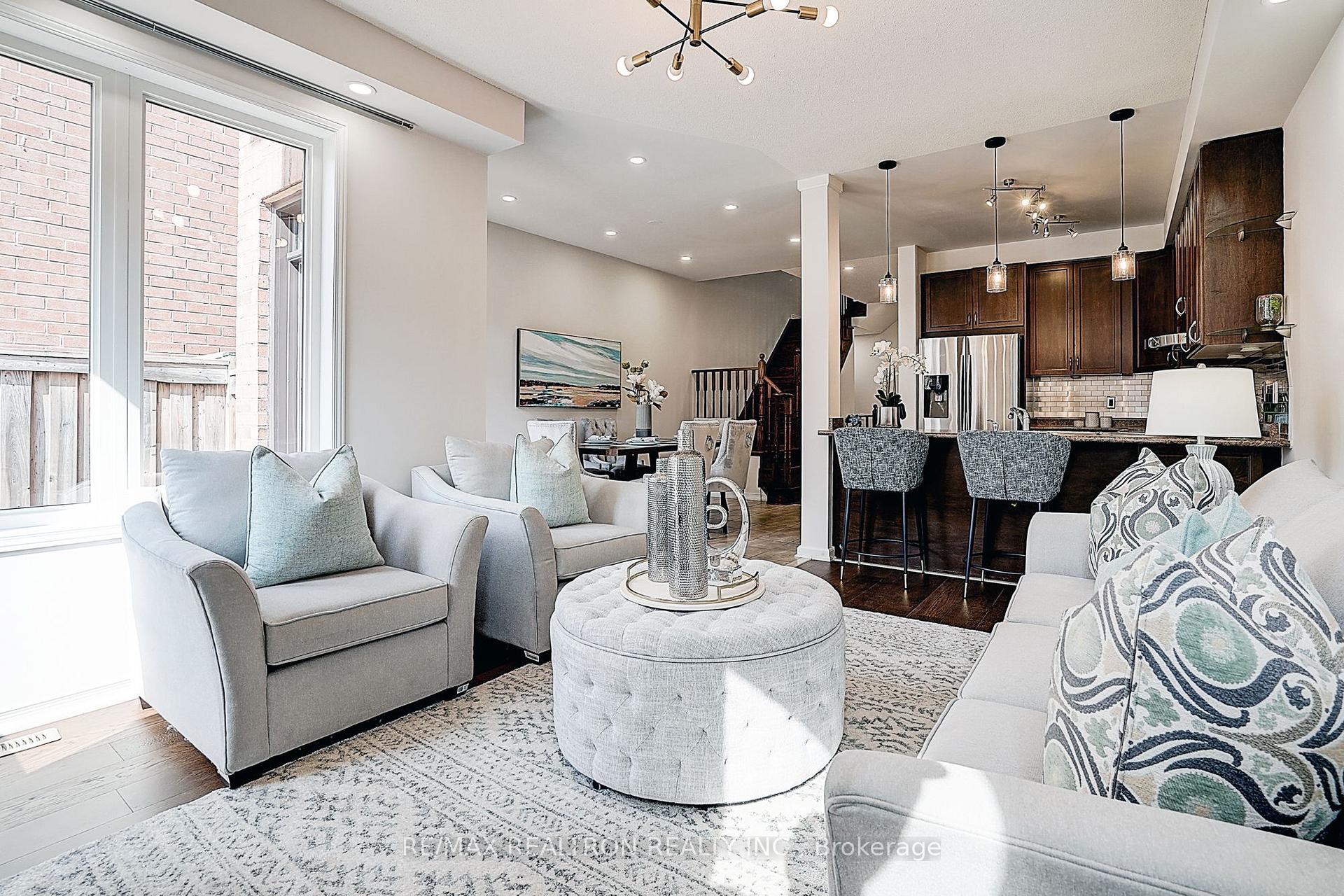 Photo 22 of 30 Big Hill Crescent, Vaughan, Patterson — HOMEH