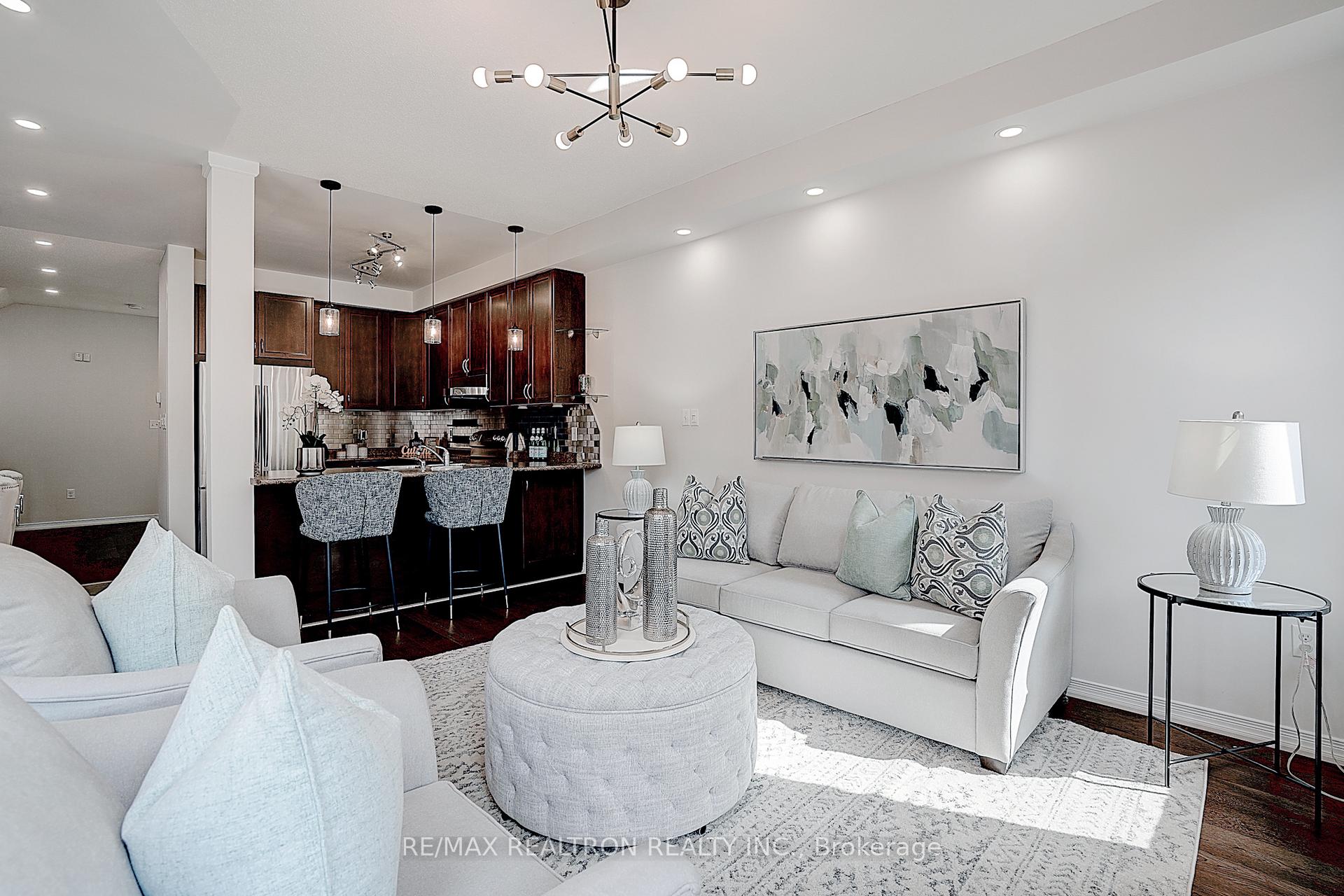 Photo 23 of 30 Big Hill Crescent, Vaughan, Patterson — HOMEH