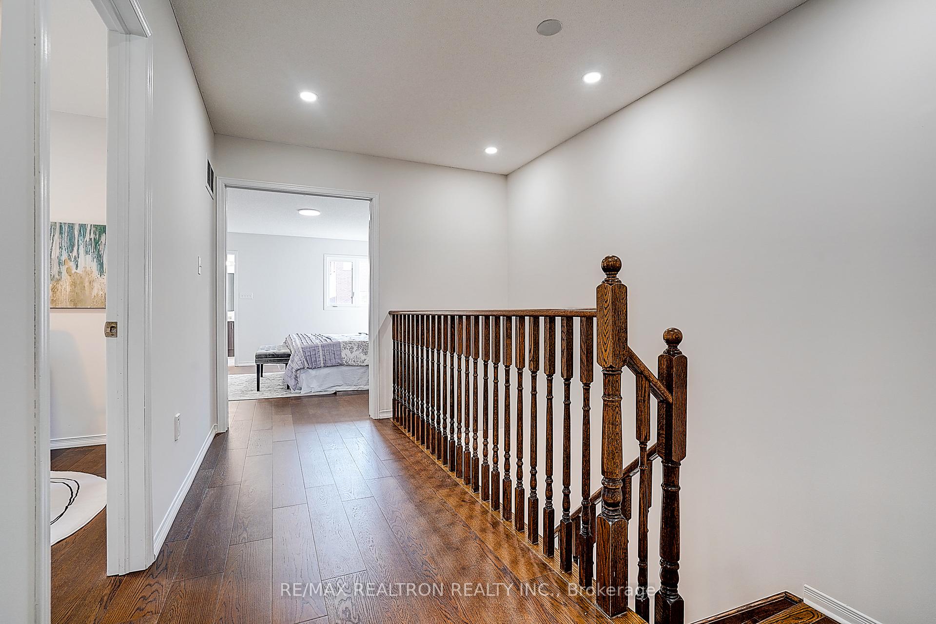 Photo 25 of 30 Big Hill Crescent, Vaughan, Patterson — HOMEH
