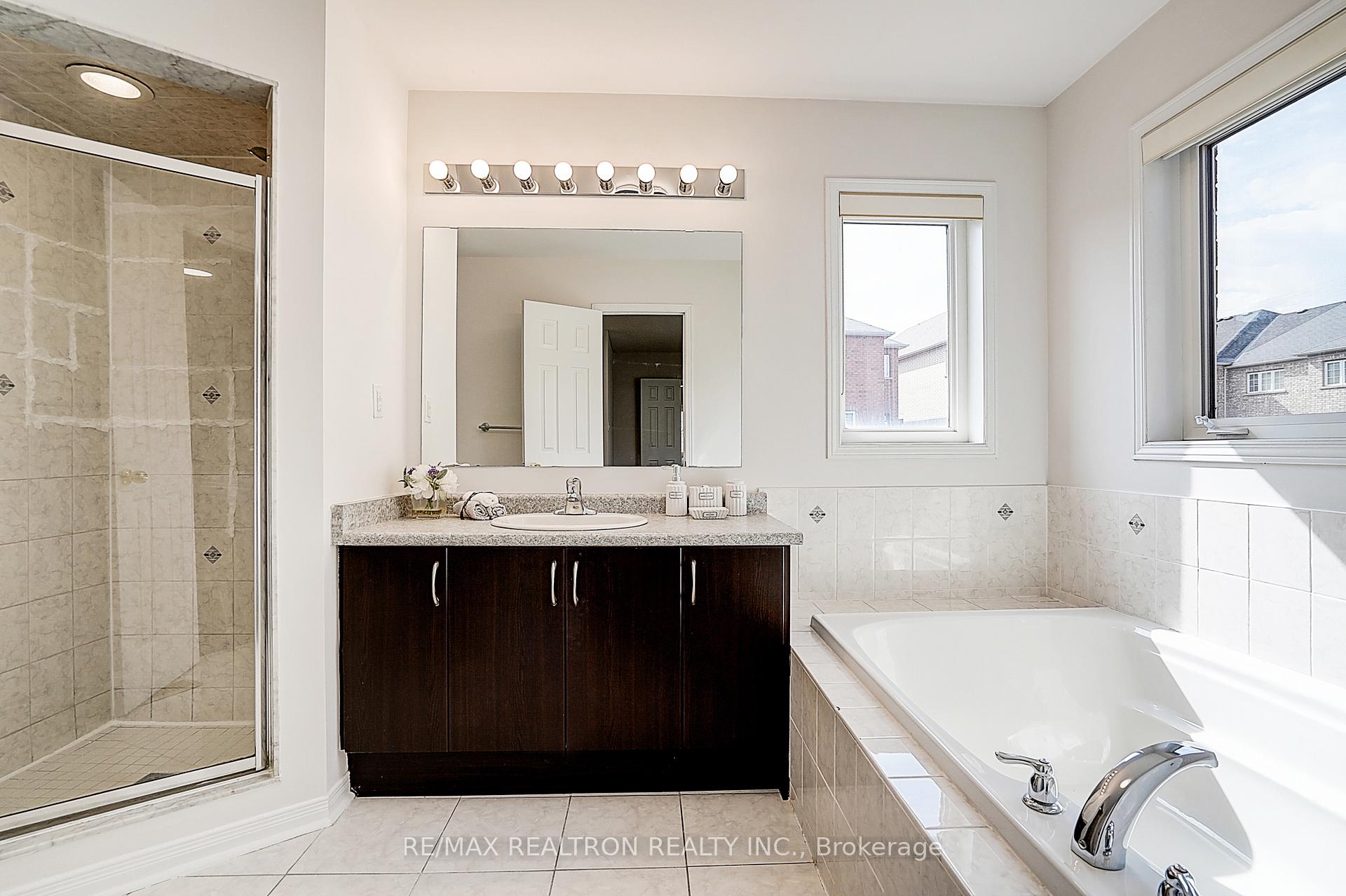Photo 31 of 30 Big Hill Crescent, Vaughan, Patterson — HOMEH
