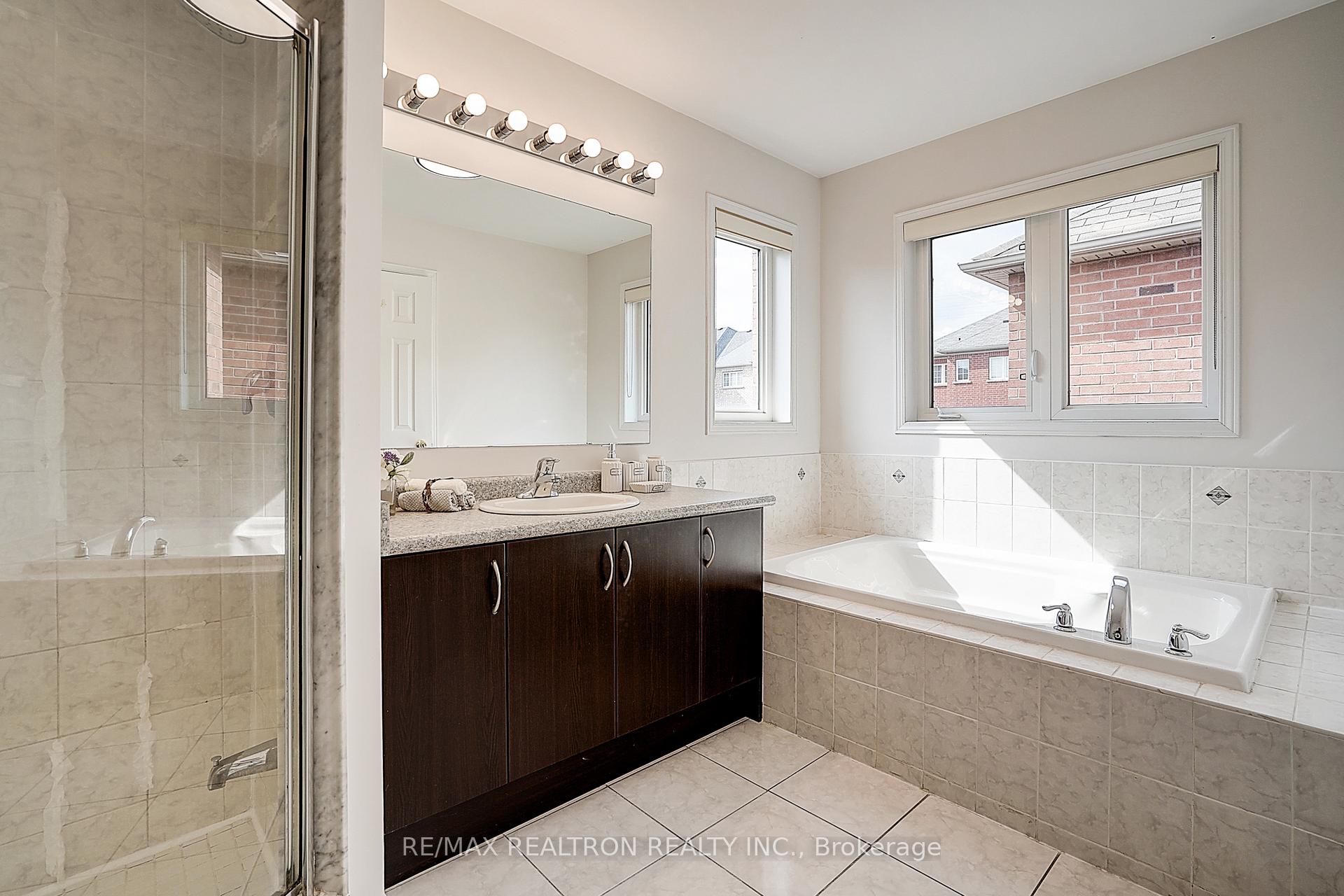 Photo 32 of 30 Big Hill Crescent, Vaughan, Patterson — HOMEH