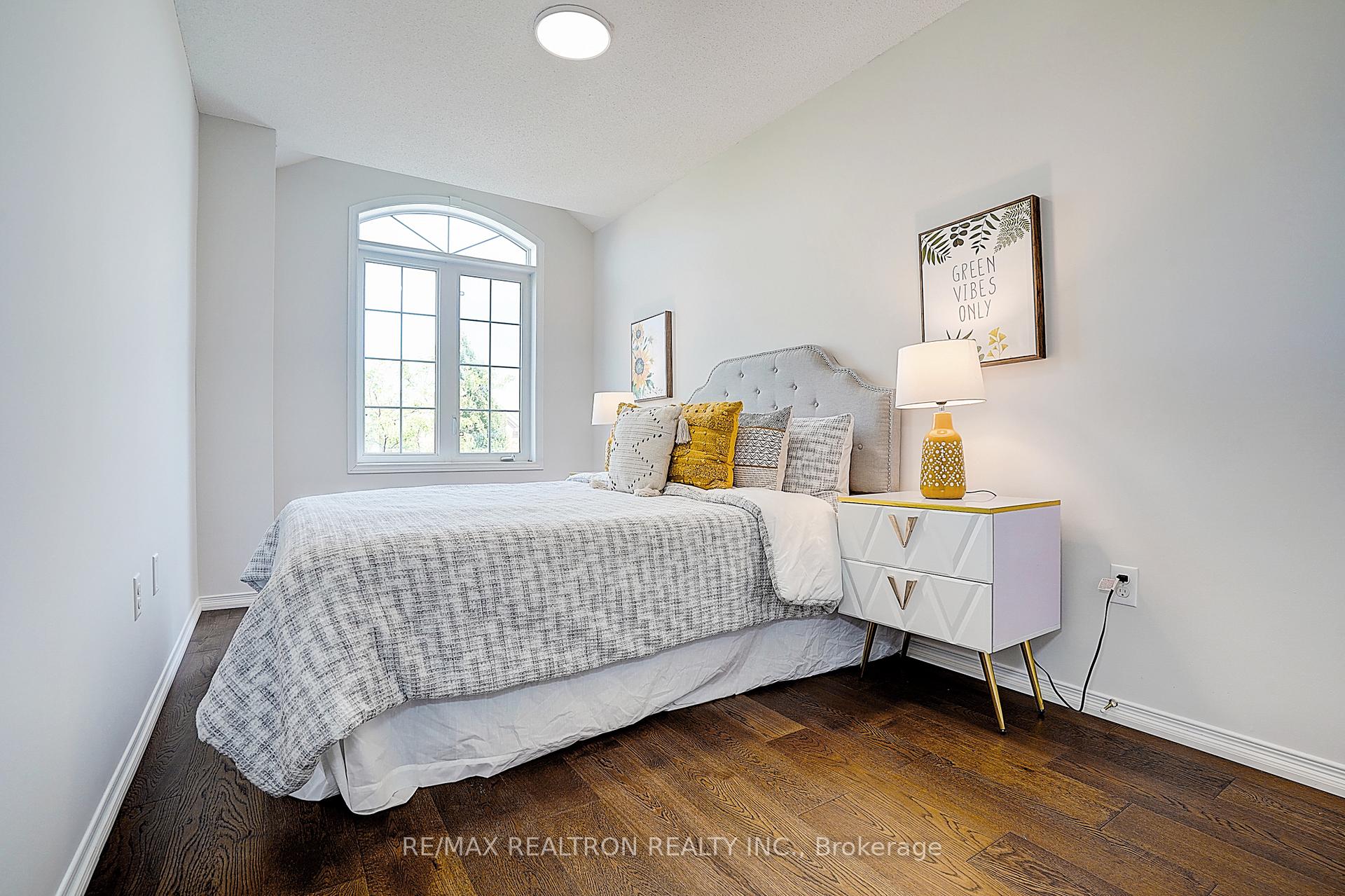 Photo 37 of 30 Big Hill Crescent, Vaughan, Patterson — HOMEH