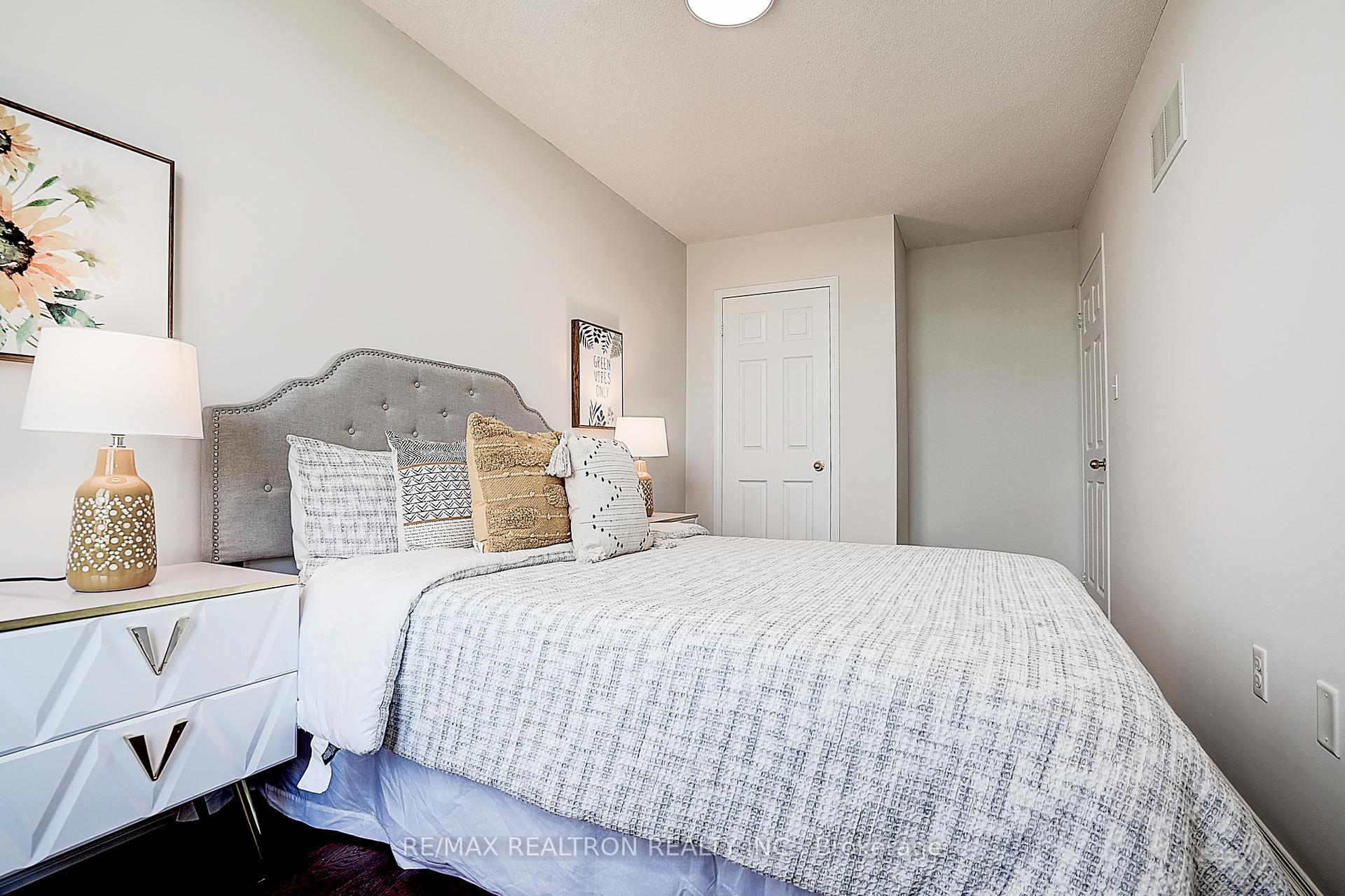 Photo 38 of 30 Big Hill Crescent, Vaughan, Patterson — HOMEH
