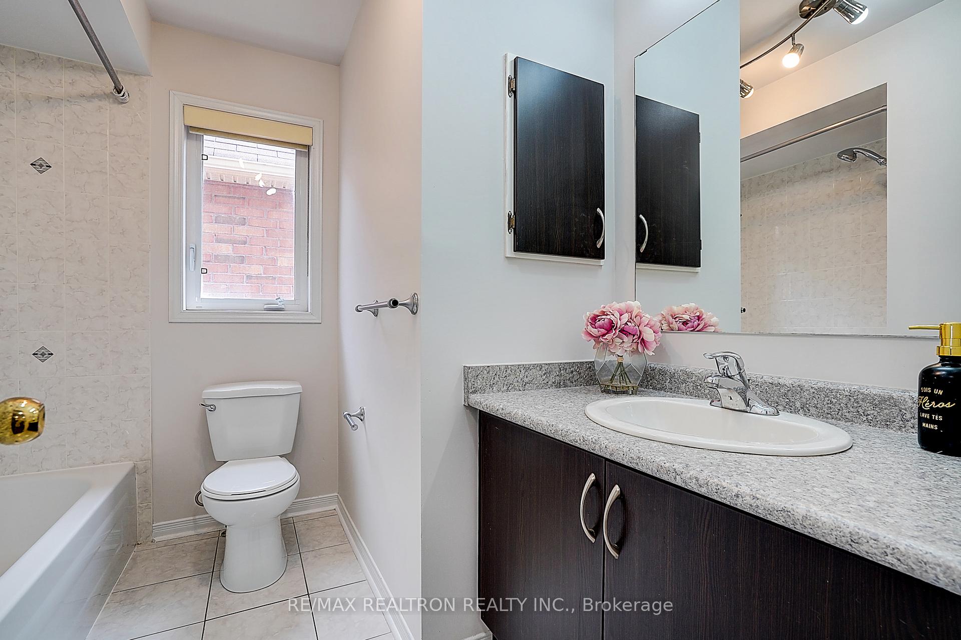 Photo 39 of 30 Big Hill Crescent, Vaughan, Patterson — HOMEH