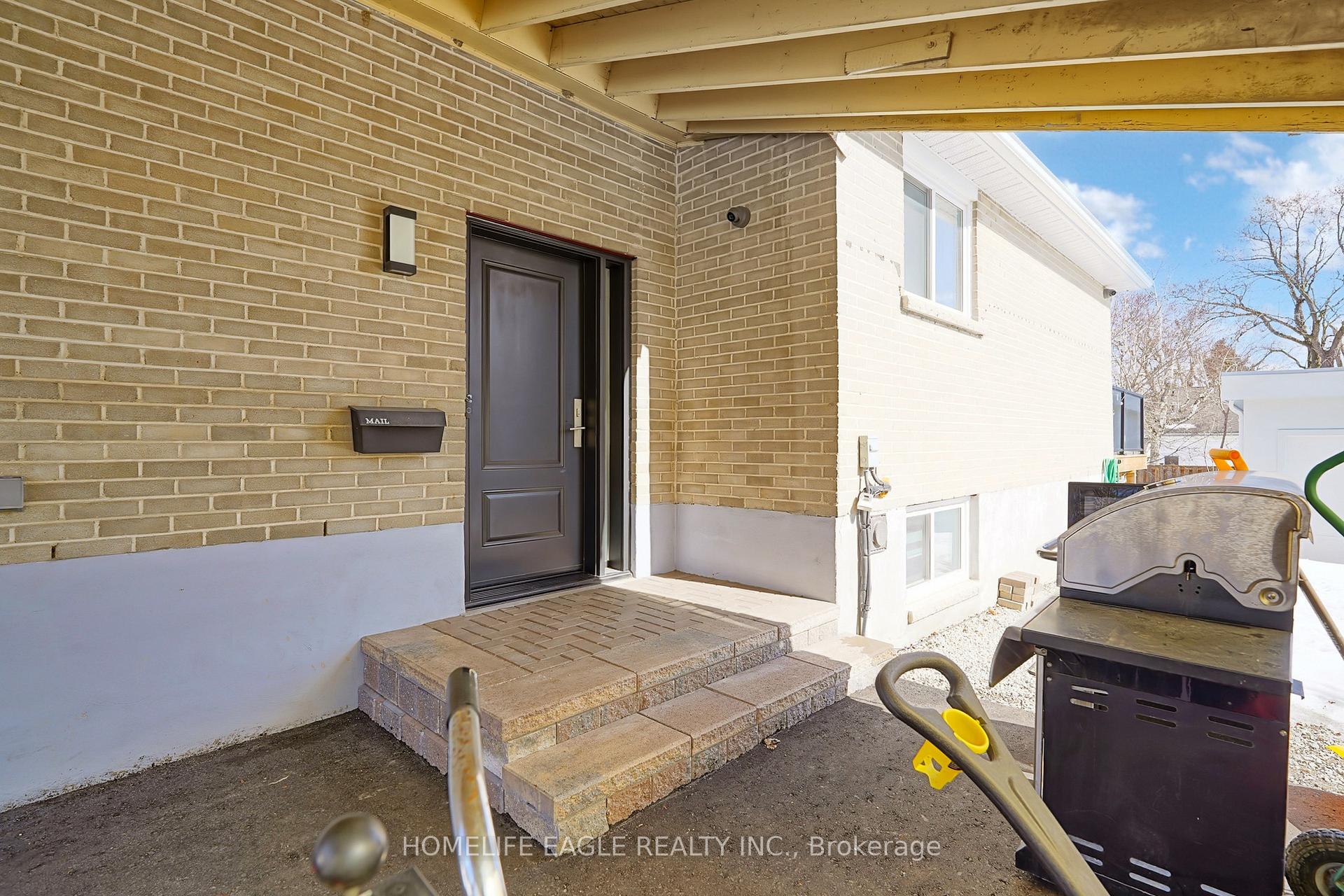 Photo 5 of 723 Victory Drive, Pickering, West Shore — HOMEH