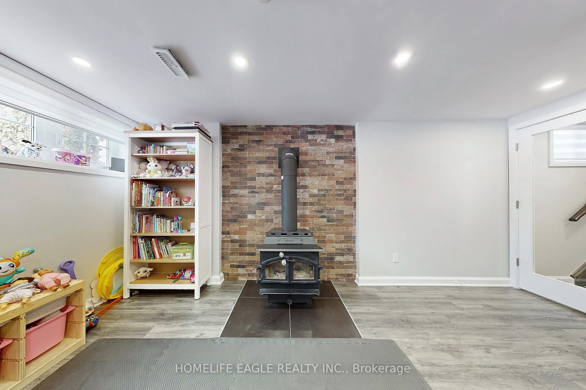 Photo 29 of 723 Victory Drive, Pickering, West Shore — HOMEH