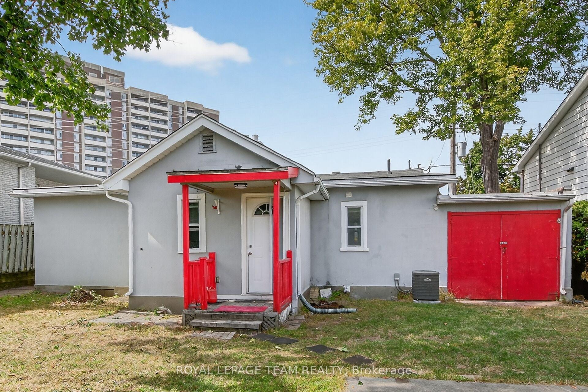 Photo 3 of 2822 Richmond Road, Ottawa, Fairfield Heights — HOMEH